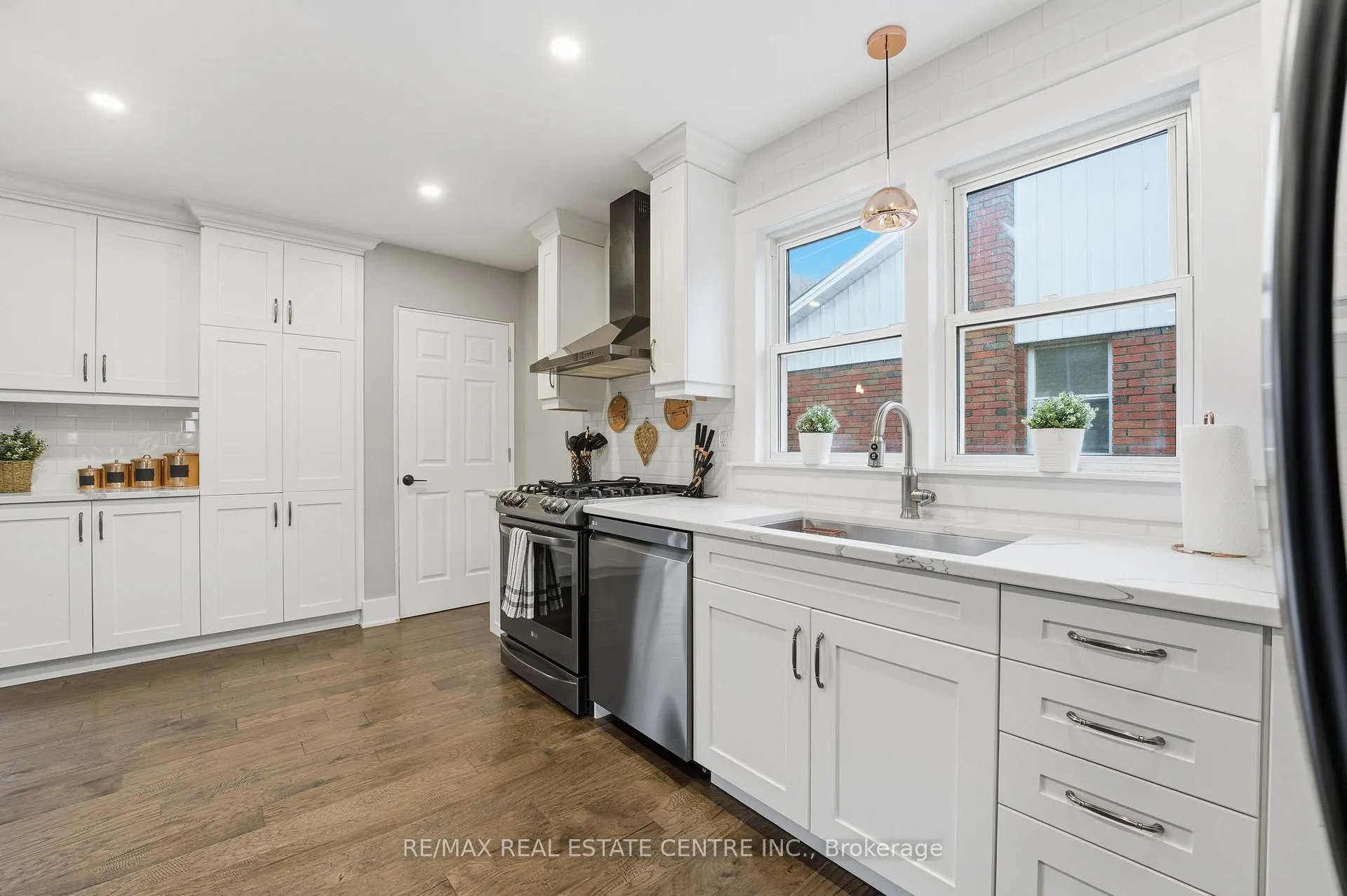 Photo 15 of 1057 Clare Avenue, Cambridge — HOMEH