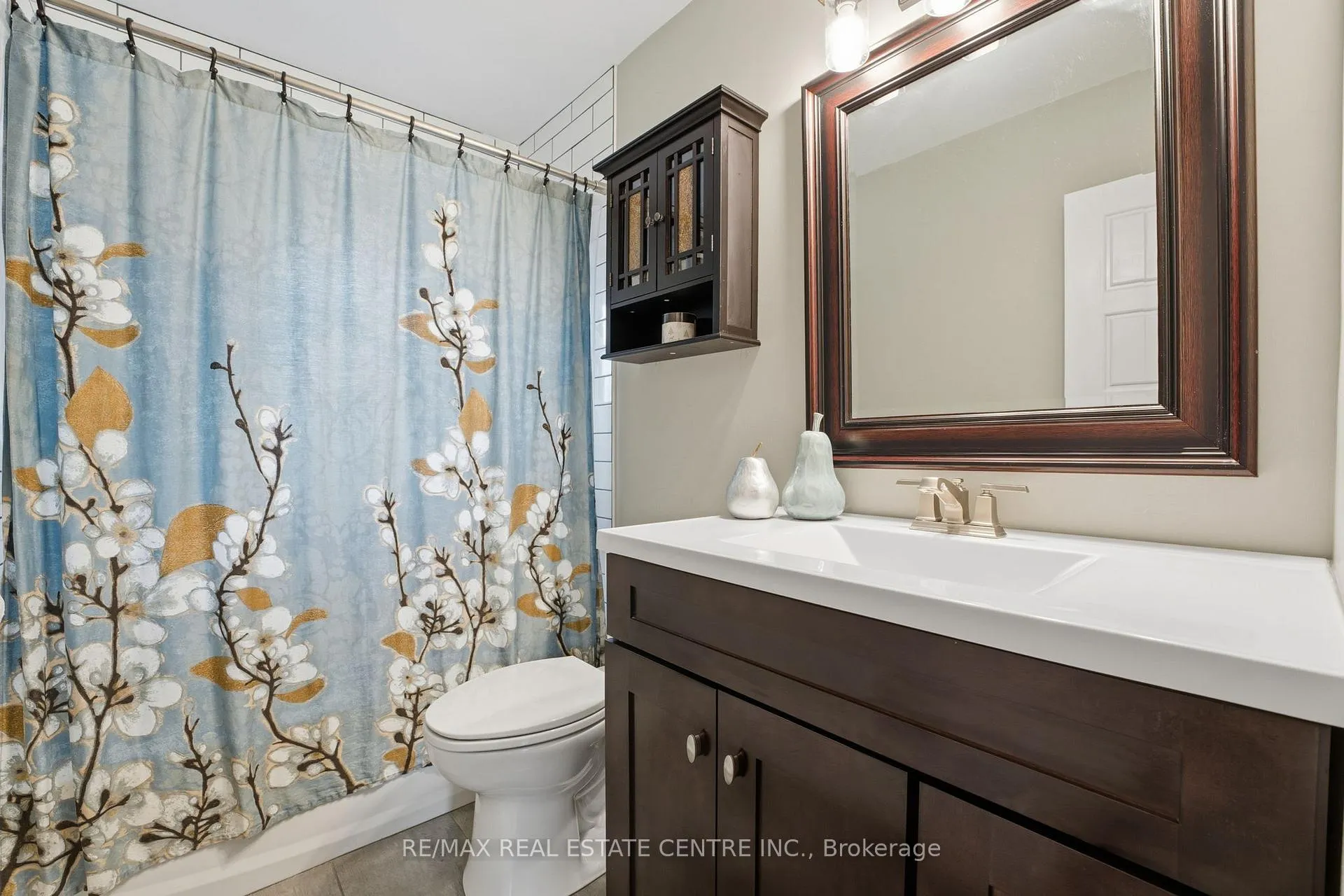 Photo 20 of 1057 Clare Avenue, Cambridge — HOMEH