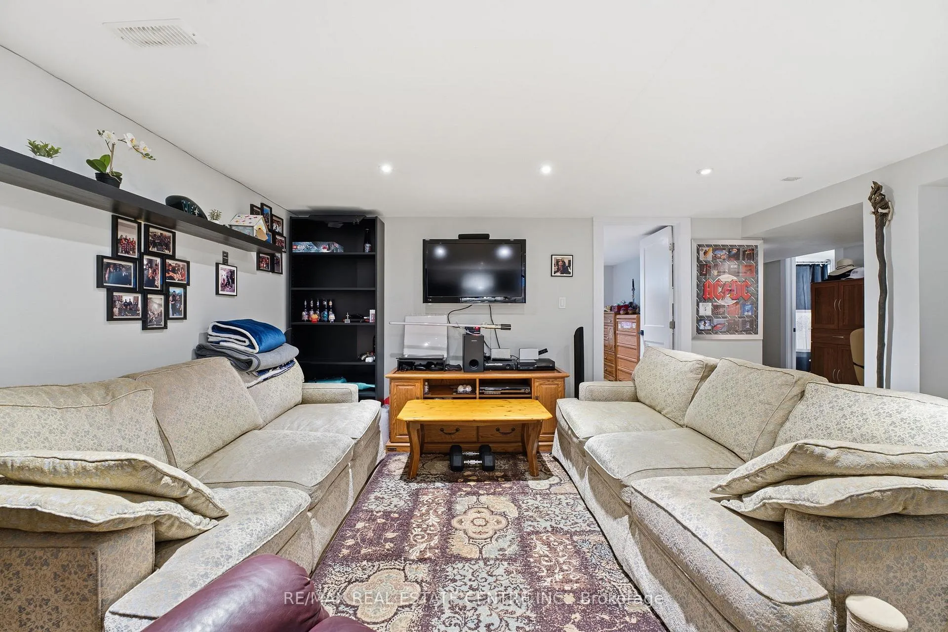 Photo 22 of 1057 Clare Avenue, Cambridge — HOMEH