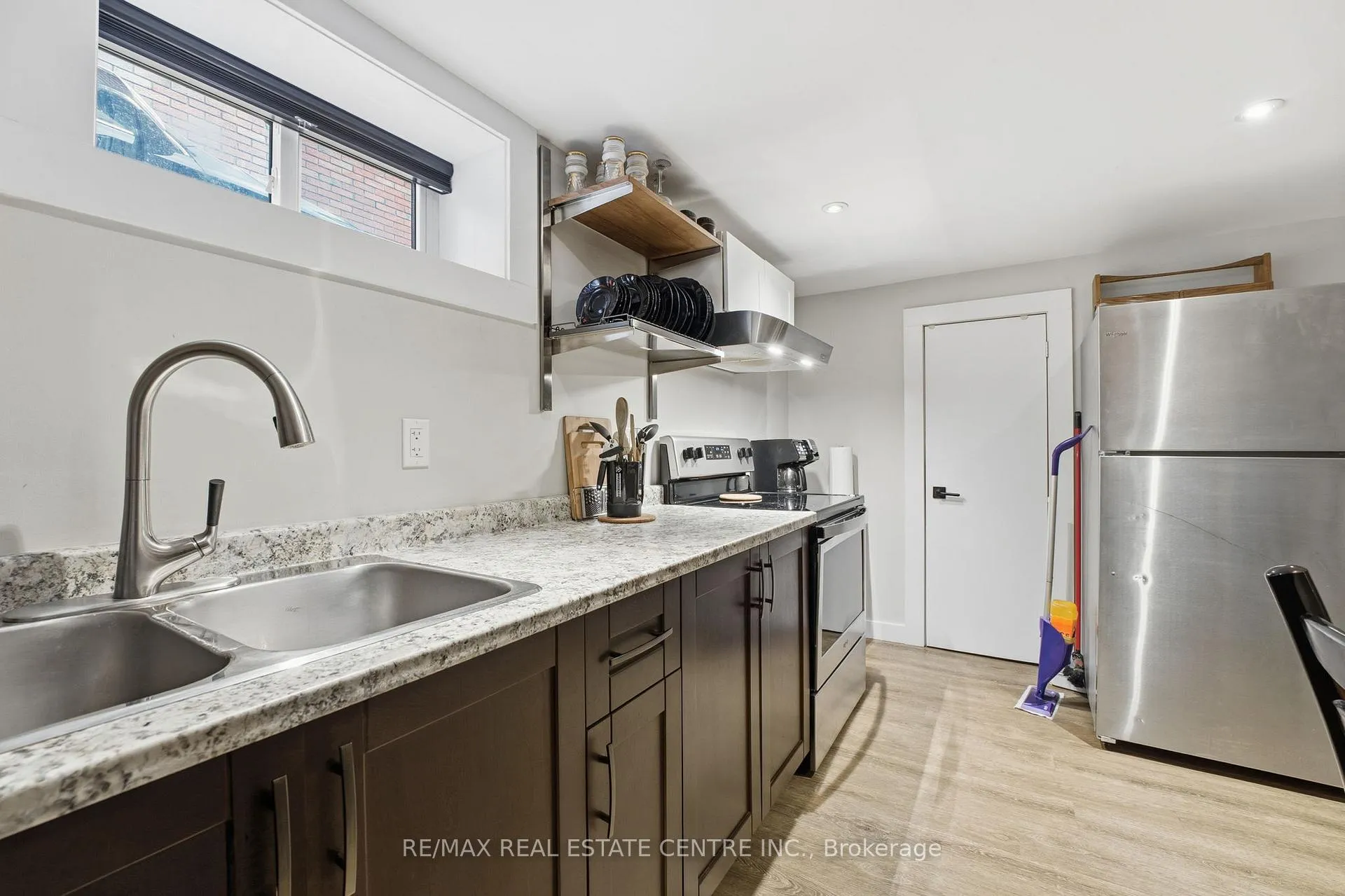 Photo 28 of 1057 Clare Avenue, Cambridge — HOMEH