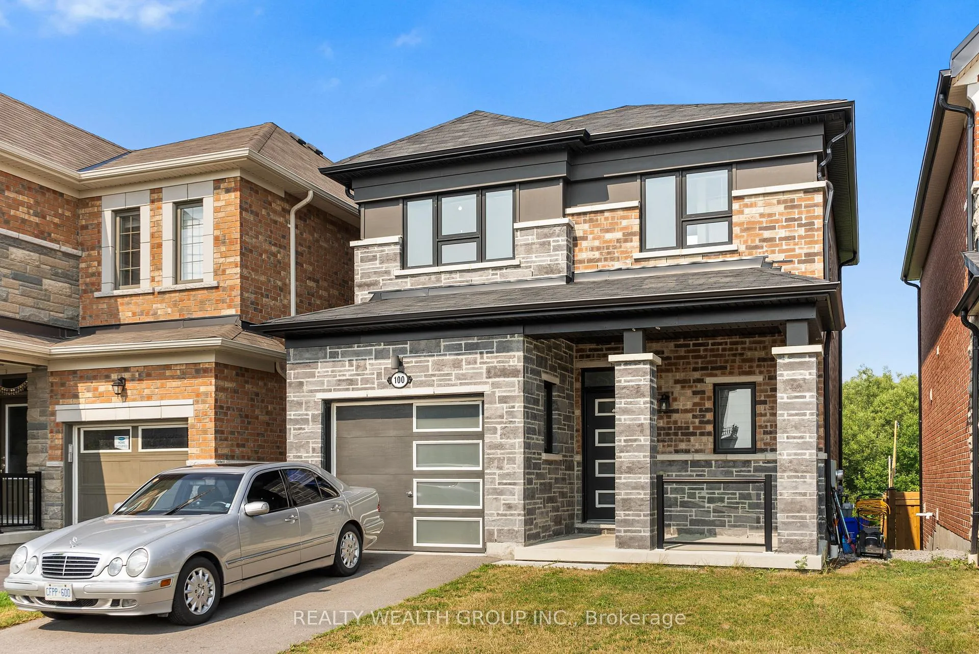 Photo 2 of 100 Barkerville Drive, Whitby, Lynde Creek — HOMEH