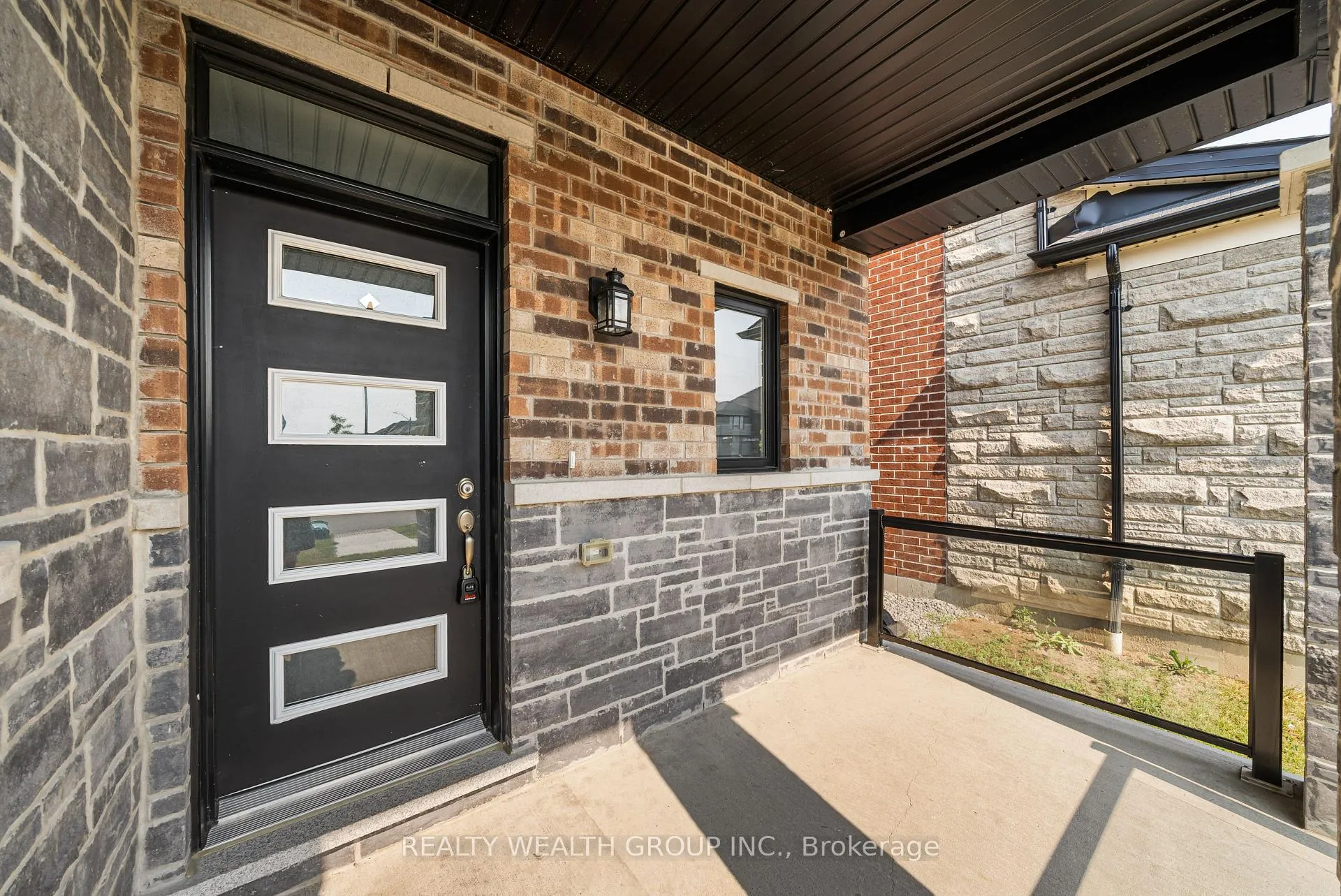 Photo 3 of 100 Barkerville Drive, Whitby, Lynde Creek — HOMEH
