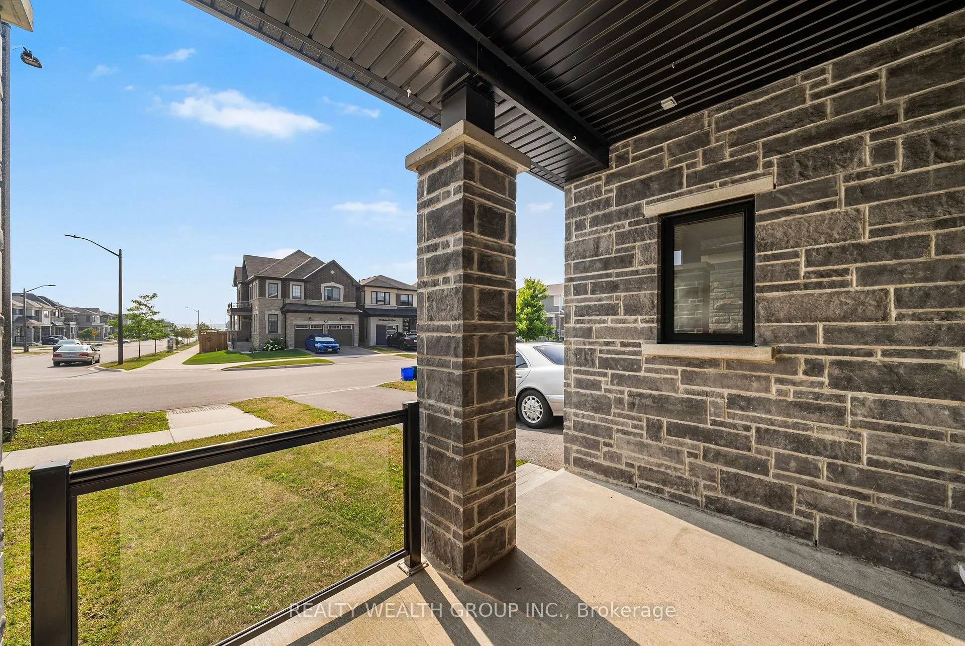 Photo 4 of 100 Barkerville Drive, Whitby, Lynde Creek — HOMEH