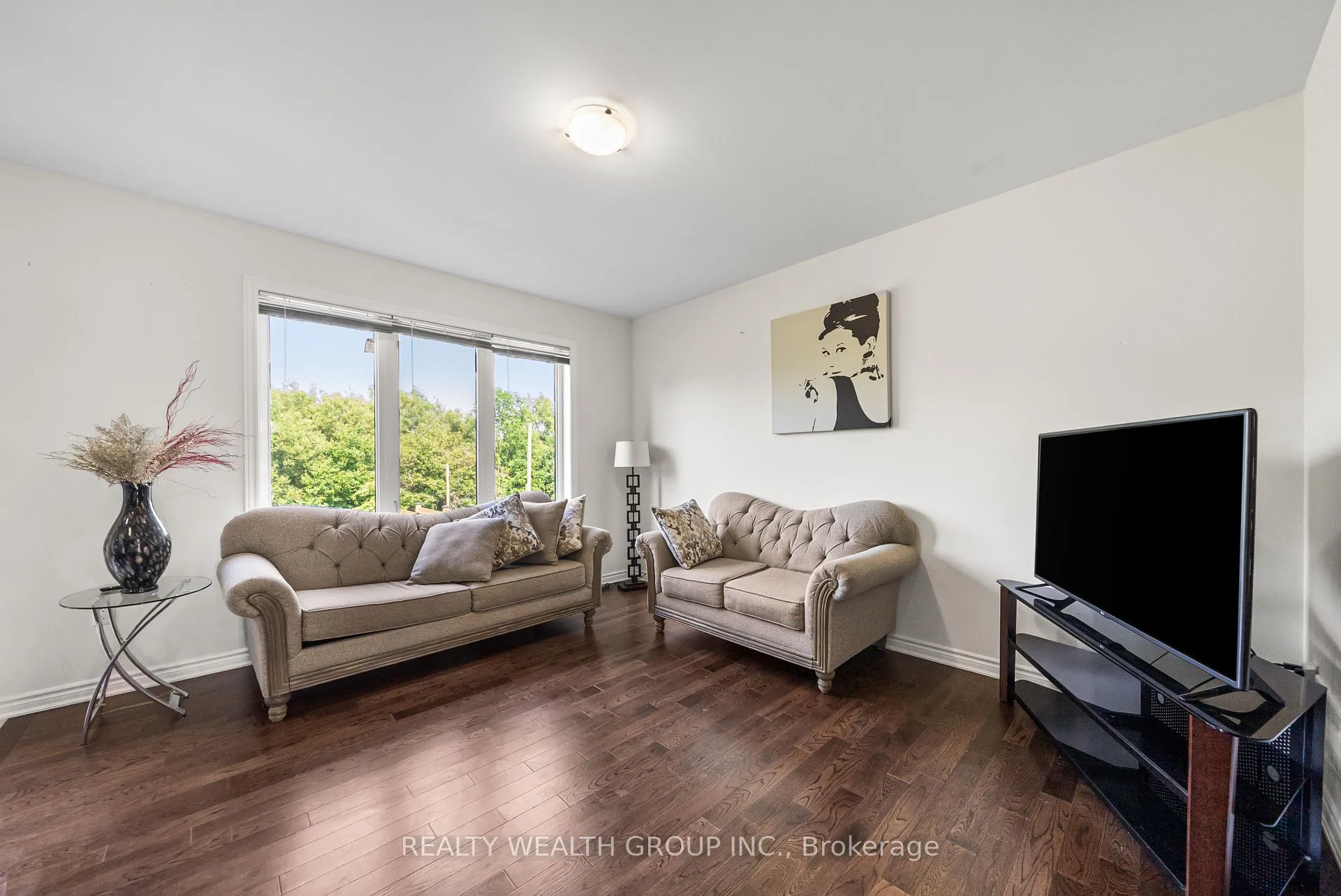 Photo 6 of 100 Barkerville Drive, Whitby, Lynde Creek — HOMEH