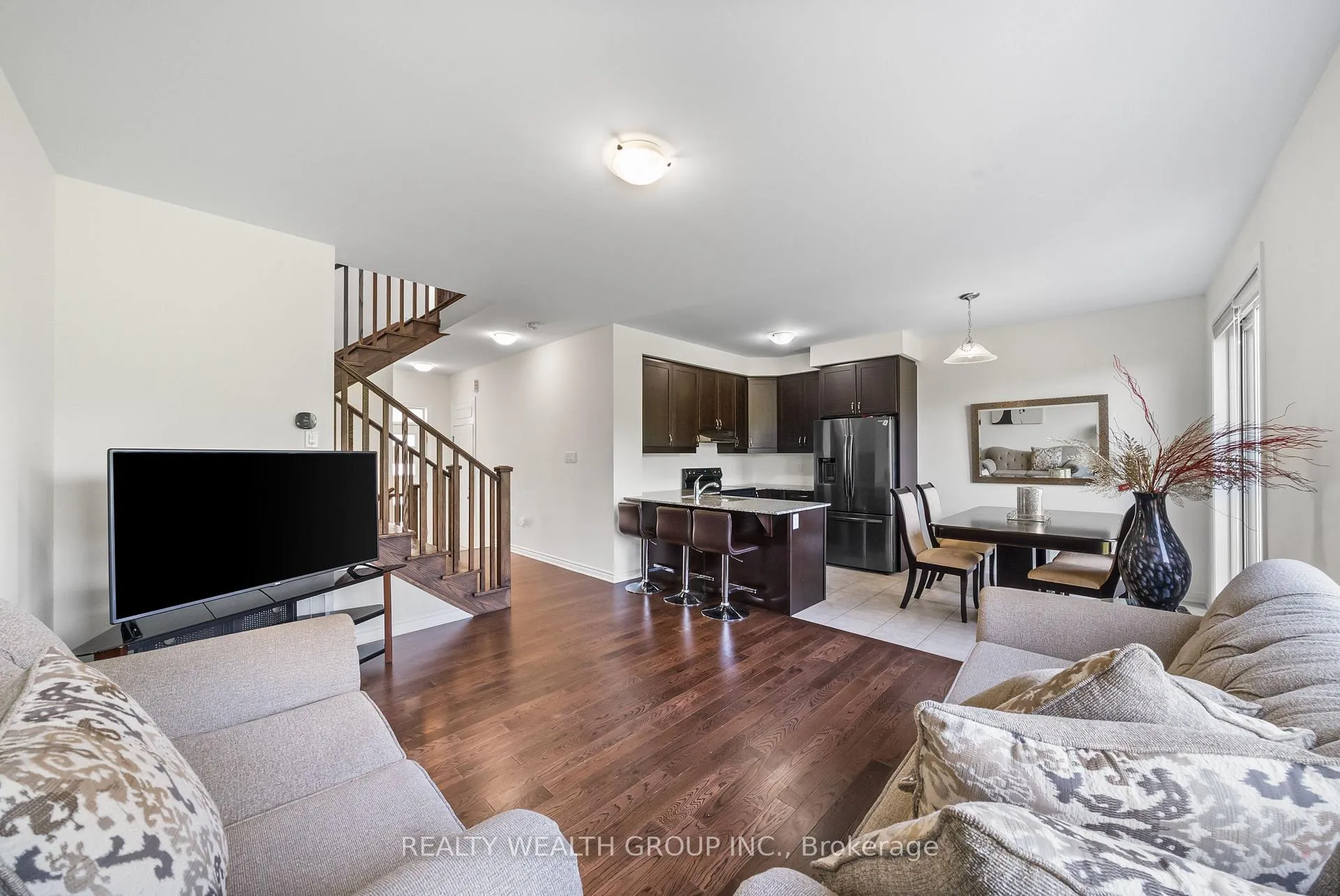 Photo 8 of 100 Barkerville Drive, Whitby, Lynde Creek — HOMEH