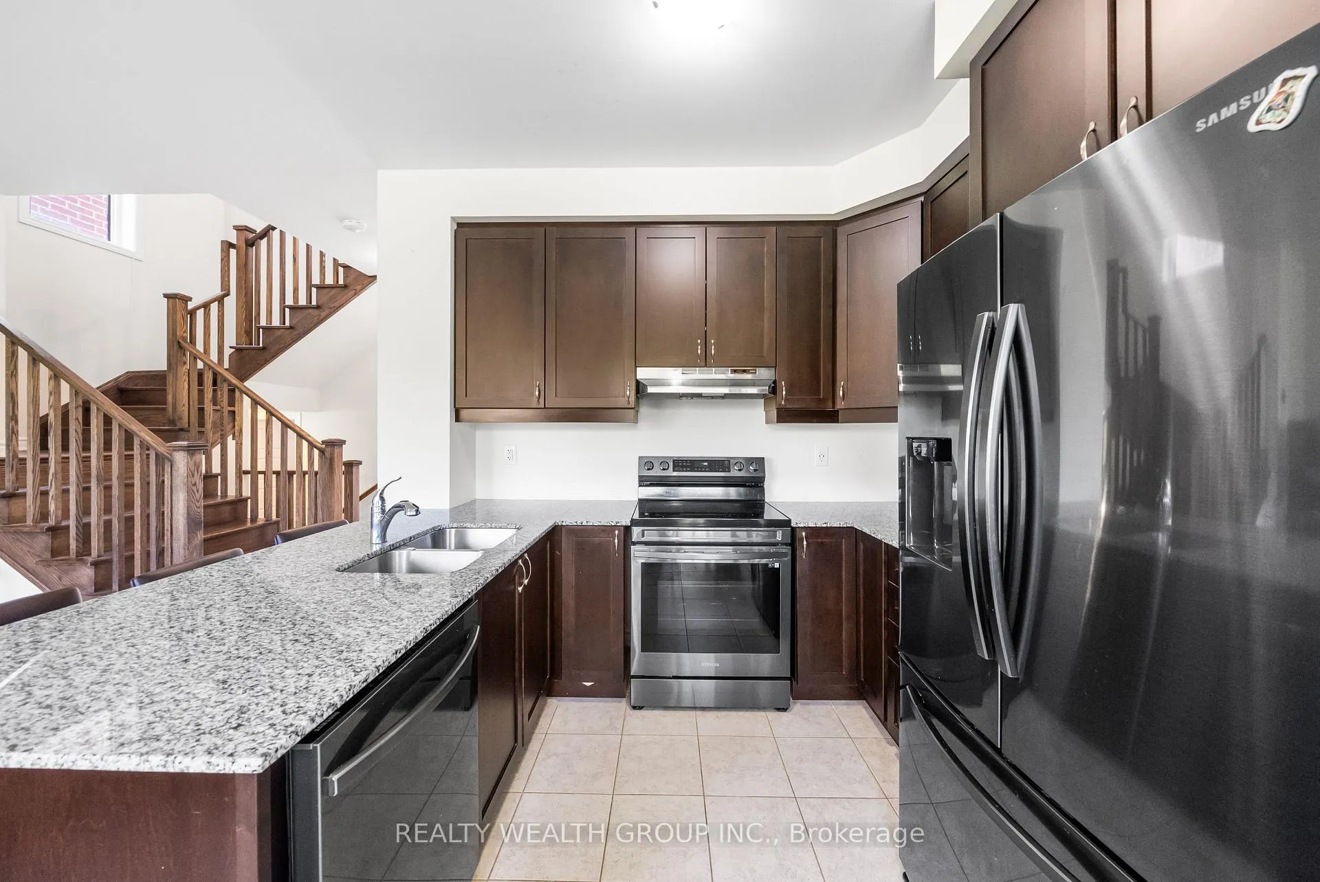 Photo 11 of 100 Barkerville Drive, Whitby, Lynde Creek — HOMEH