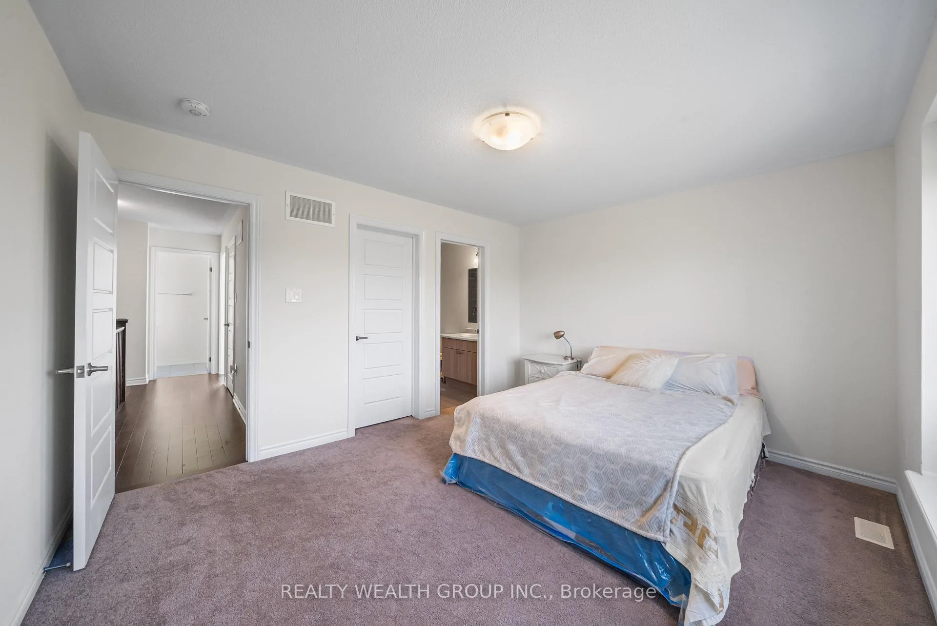 Photo 15 of 100 Barkerville Drive, Whitby, Lynde Creek — HOMEH