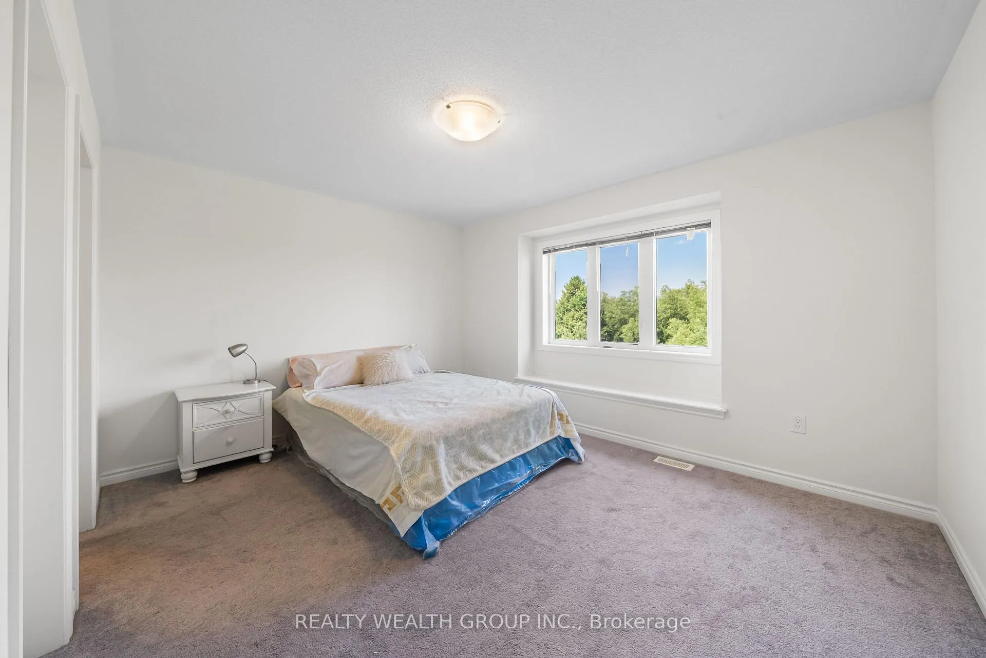 Photo 16 of 100 Barkerville Drive, Whitby, Lynde Creek — HOMEH