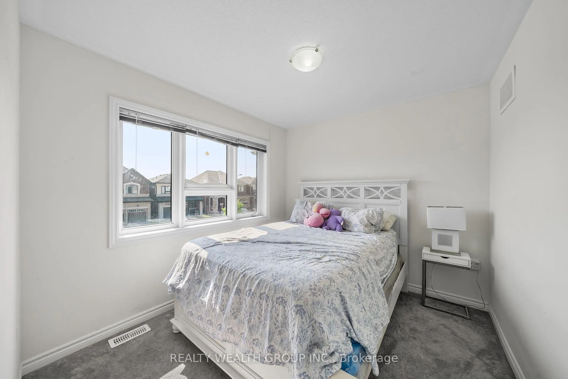 Photo 18 of 100 Barkerville Drive, Whitby, Lynde Creek — HOMEH