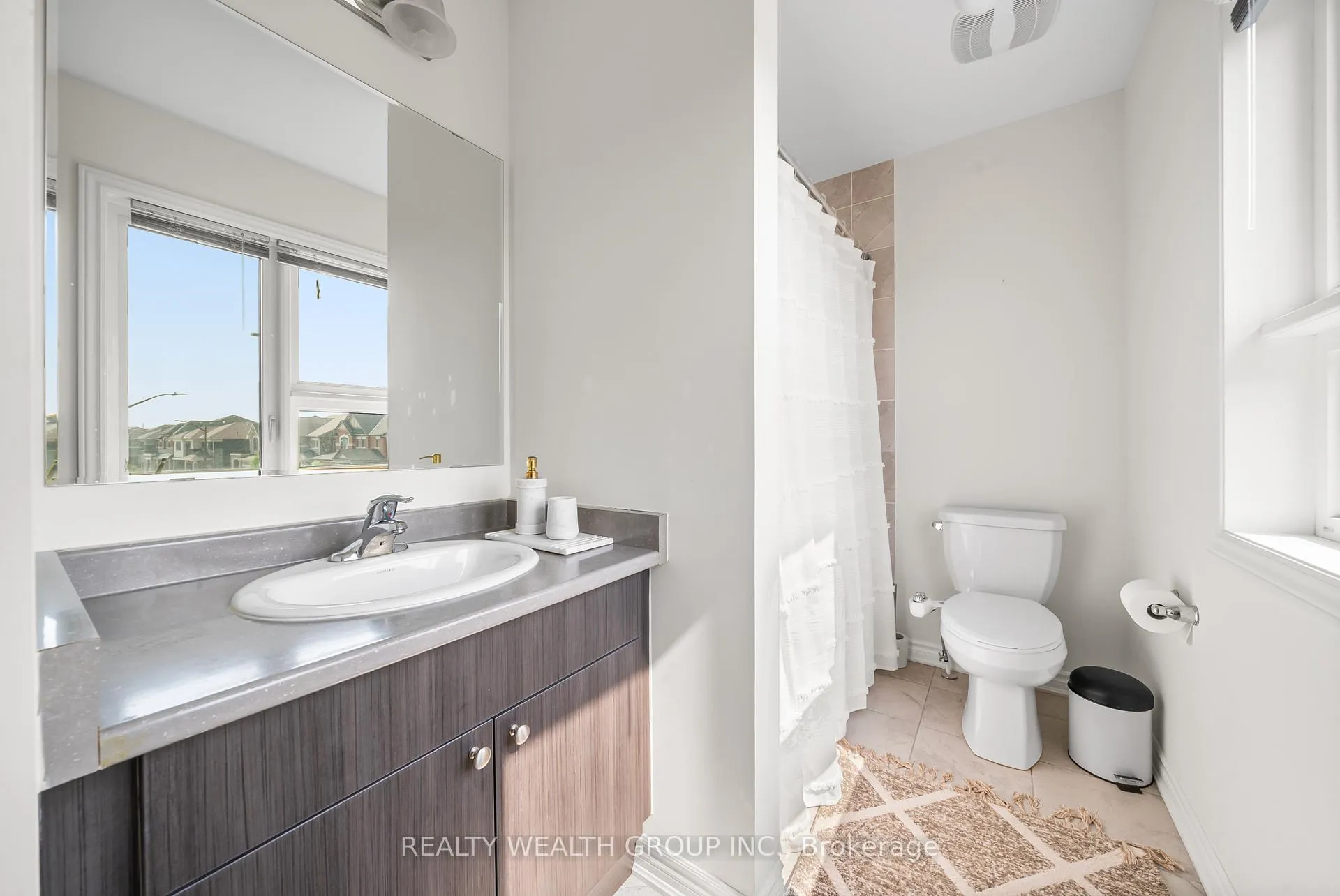 Photo 20 of 100 Barkerville Drive, Whitby, Lynde Creek — HOMEH