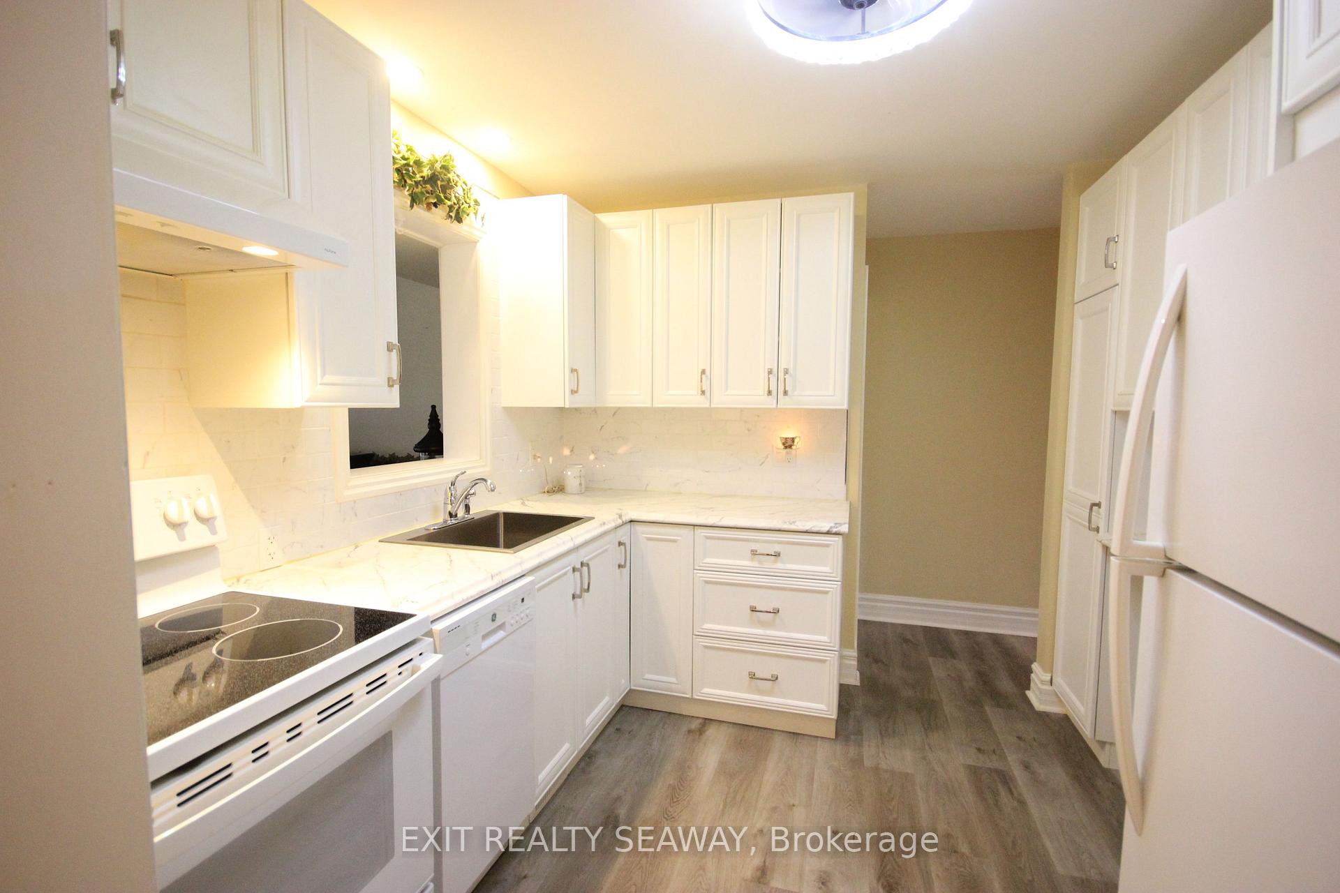 Photo 9 of 1306 Princess Street, Cornwall — HOMEH