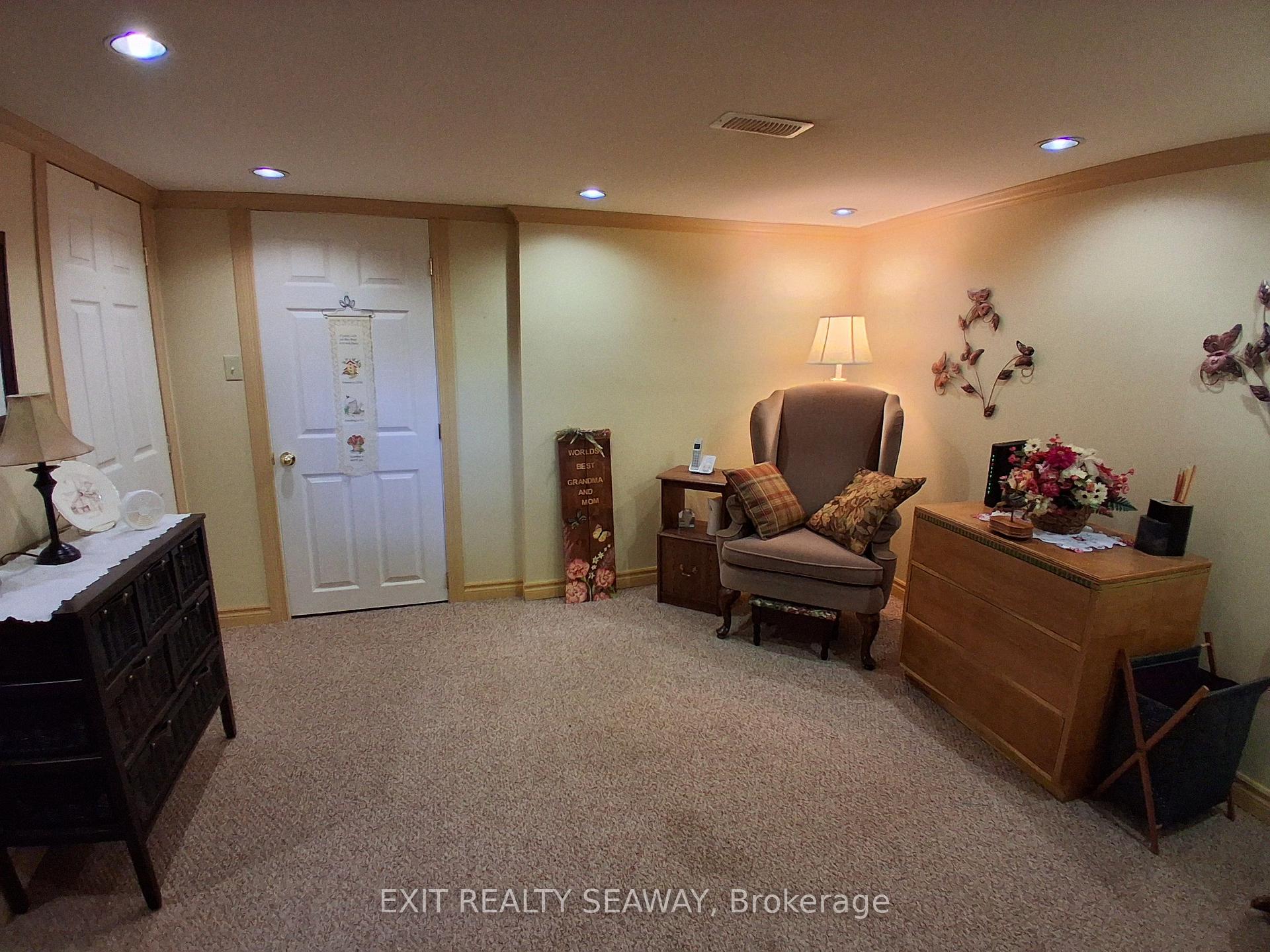 Photo 15 of 1306 Princess Street, Cornwall — HOMEH