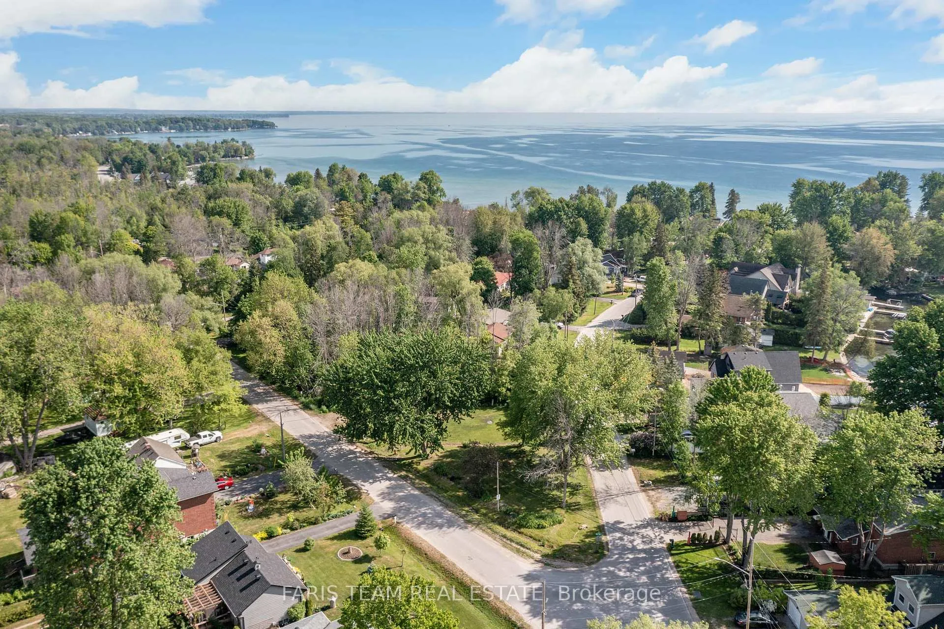 Photo 2 of 2360 Crystal Beach Road, Innisfil, Alcona — HOMEH