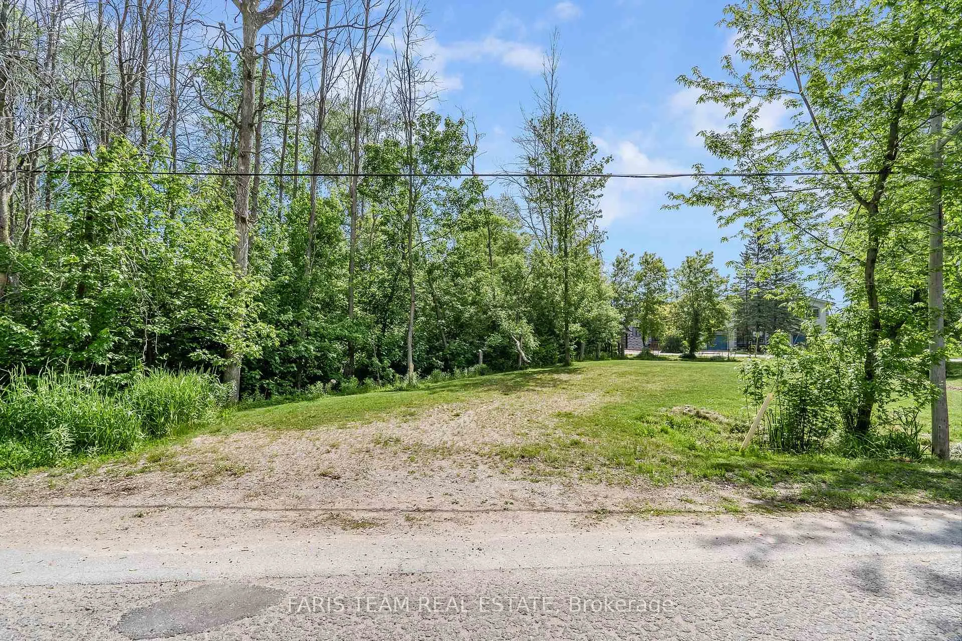 Photo 5 of 2360 Crystal Beach Road, Innisfil, Alcona — HOMEH