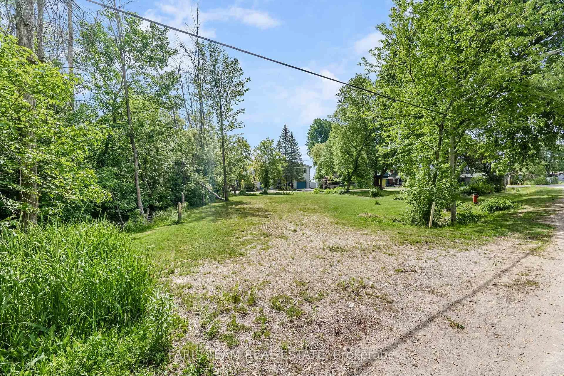 Photo 6 of 2360 Crystal Beach Road, Innisfil, Alcona — HOMEH