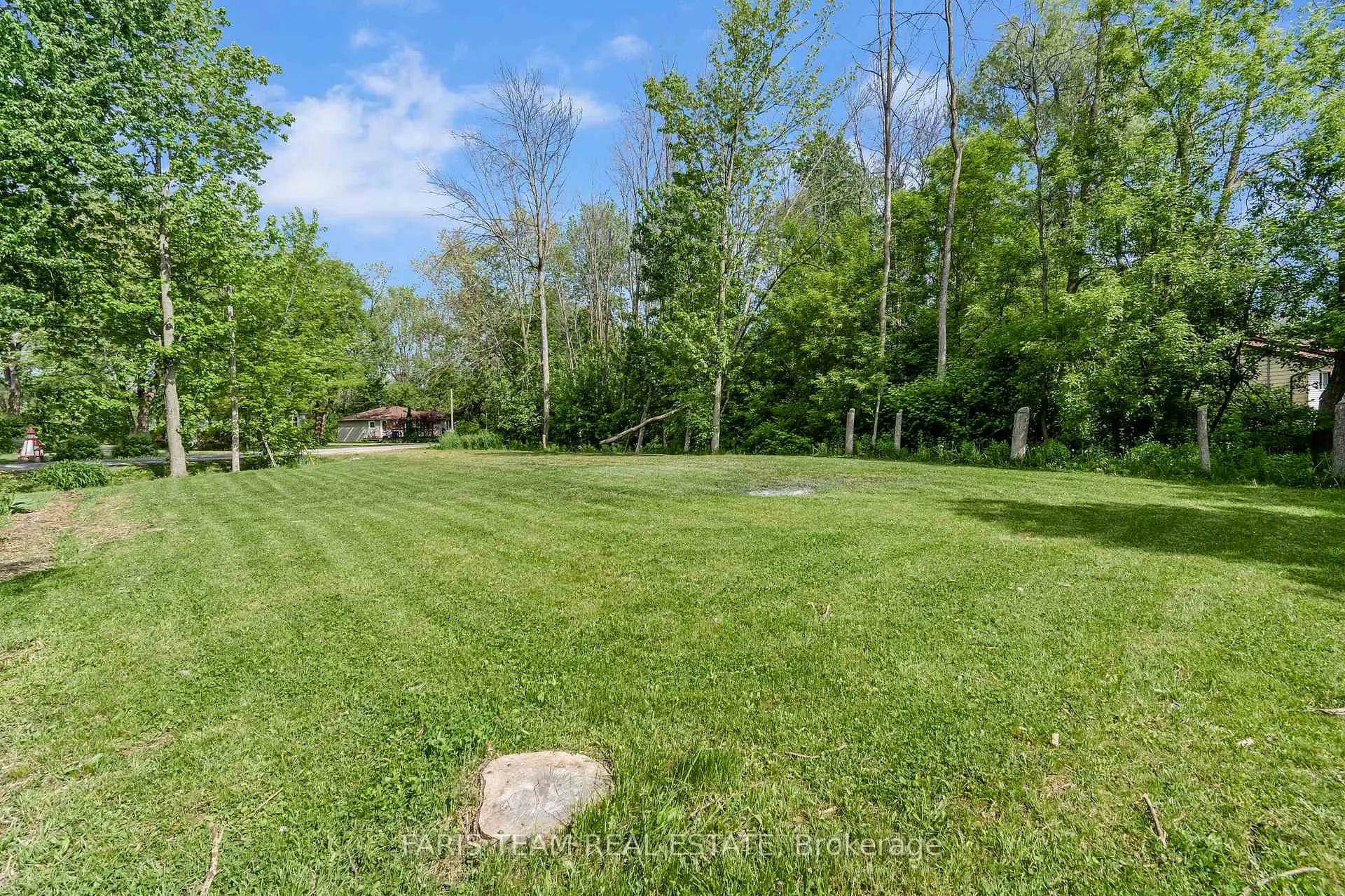 Photo 8 of 2360 Crystal Beach Road, Innisfil, Alcona — HOMEH