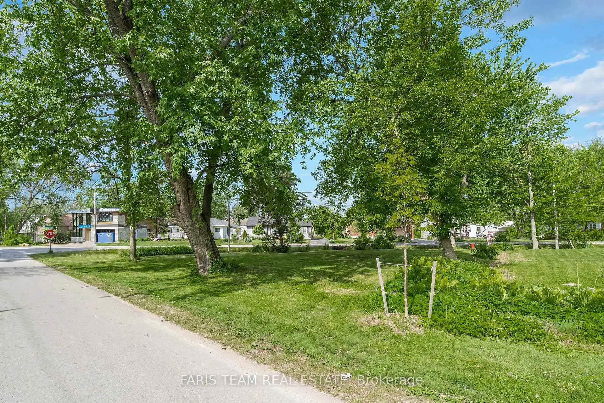 Photo 10 of 2360 Crystal Beach Road, Innisfil, Alcona — HOMEH