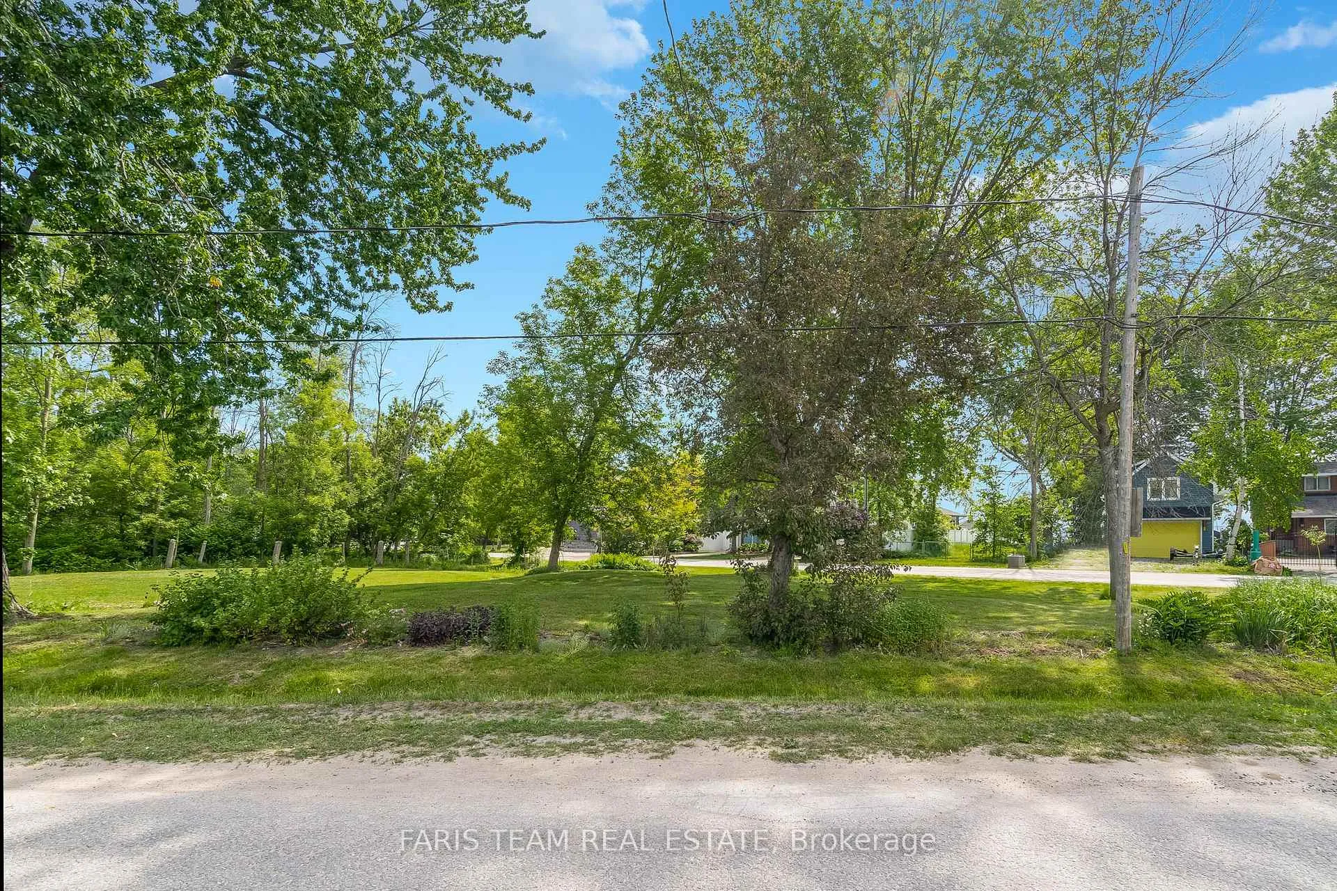 Photo 13 of 2360 Crystal Beach Road, Innisfil, Alcona — HOMEH