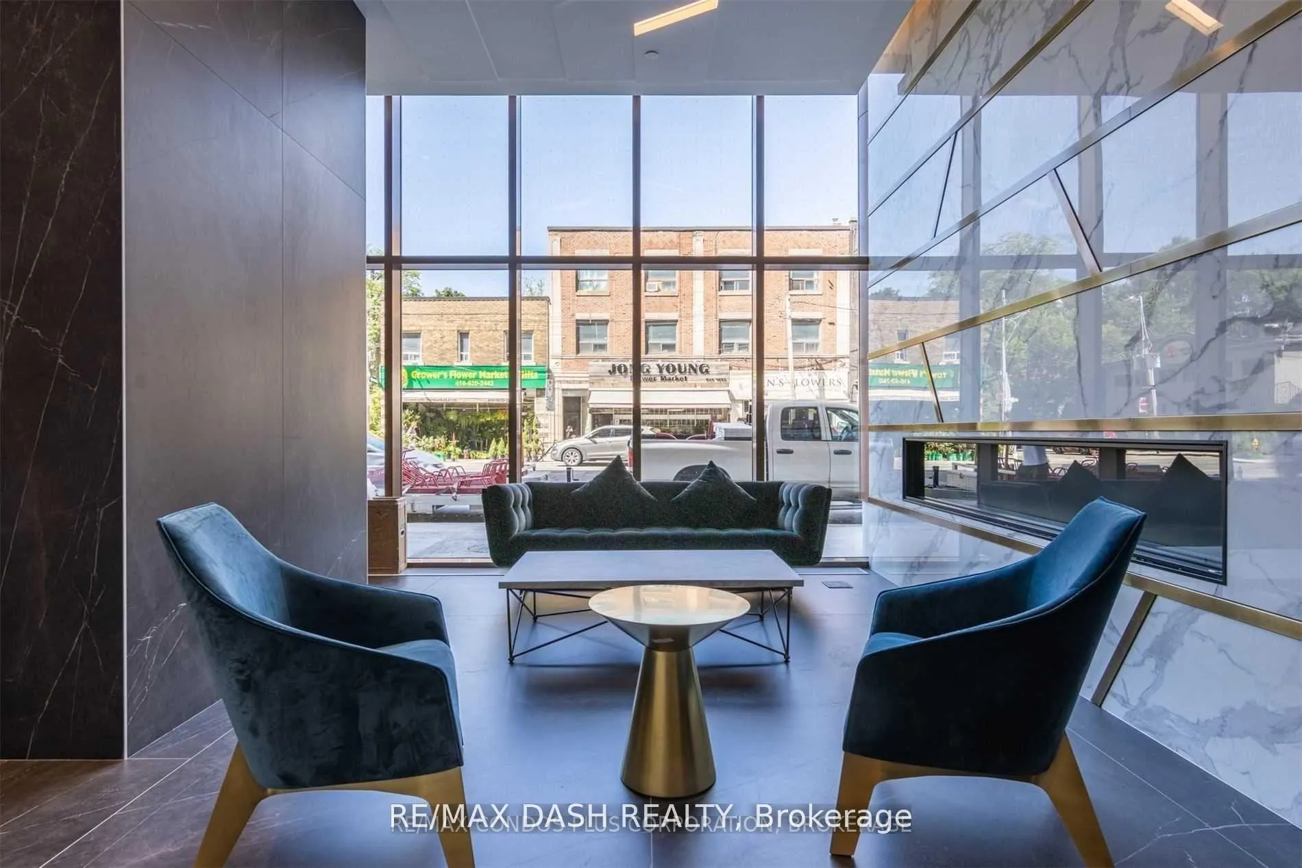 Photo 4 of Unit 806, 151 Avenue Road, Toronto, The Annex — HOMEH
