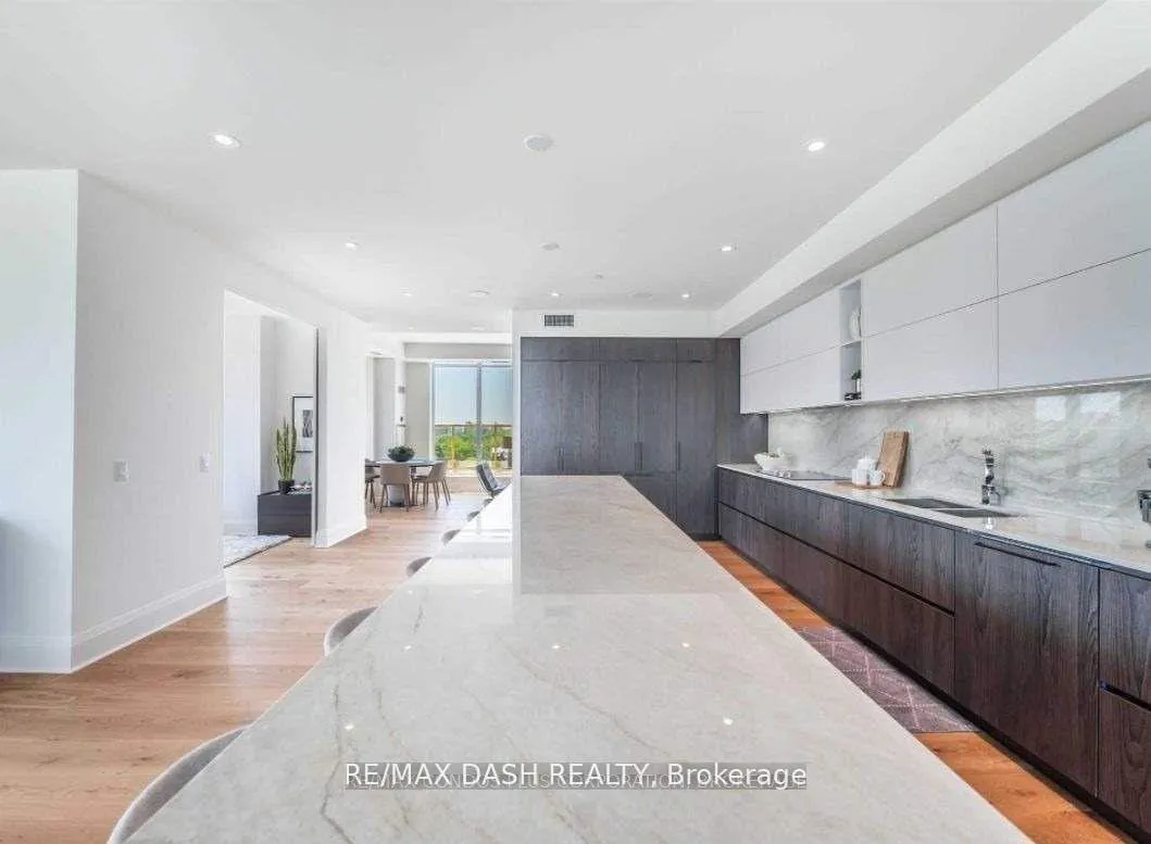 Photo 16 of Unit 806, 151 Avenue Road, Toronto, The Annex — HOMEH