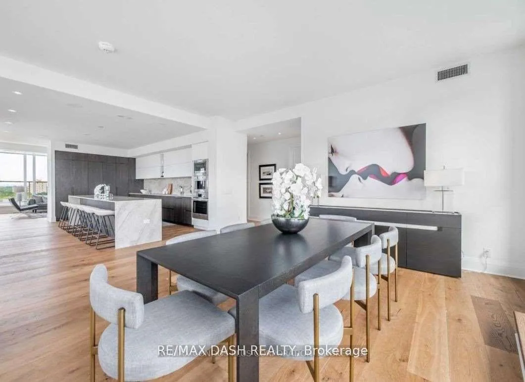 Photo 18 of Unit 806, 151 Avenue Road, Toronto, The Annex — HOMEH