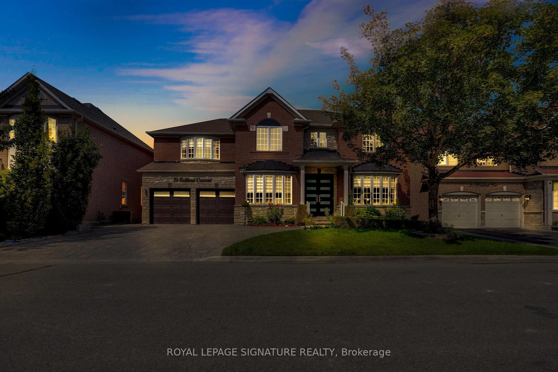 Front of 19 Richland Crescent