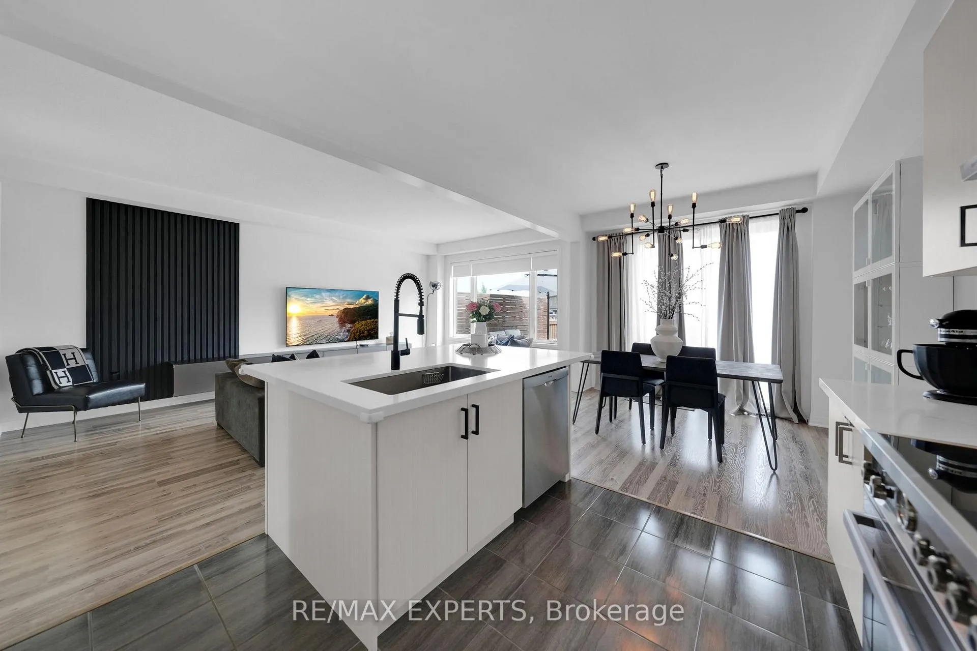 Photo 13 of 73 Donnan Drive, New Tecumseth, Tottenham — HOMEH