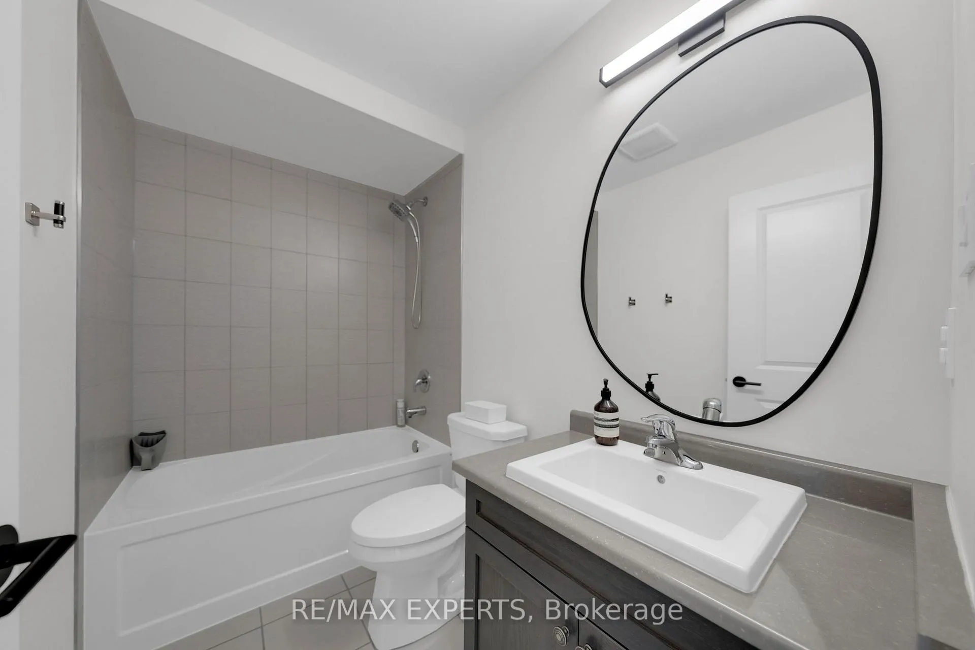 Photo 28 of 73 Donnan Drive, New Tecumseth, Tottenham — HOMEH