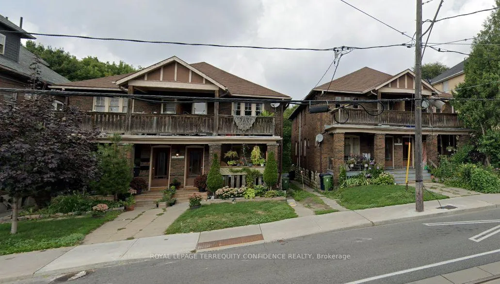 Front of 558-562 Kingston Road