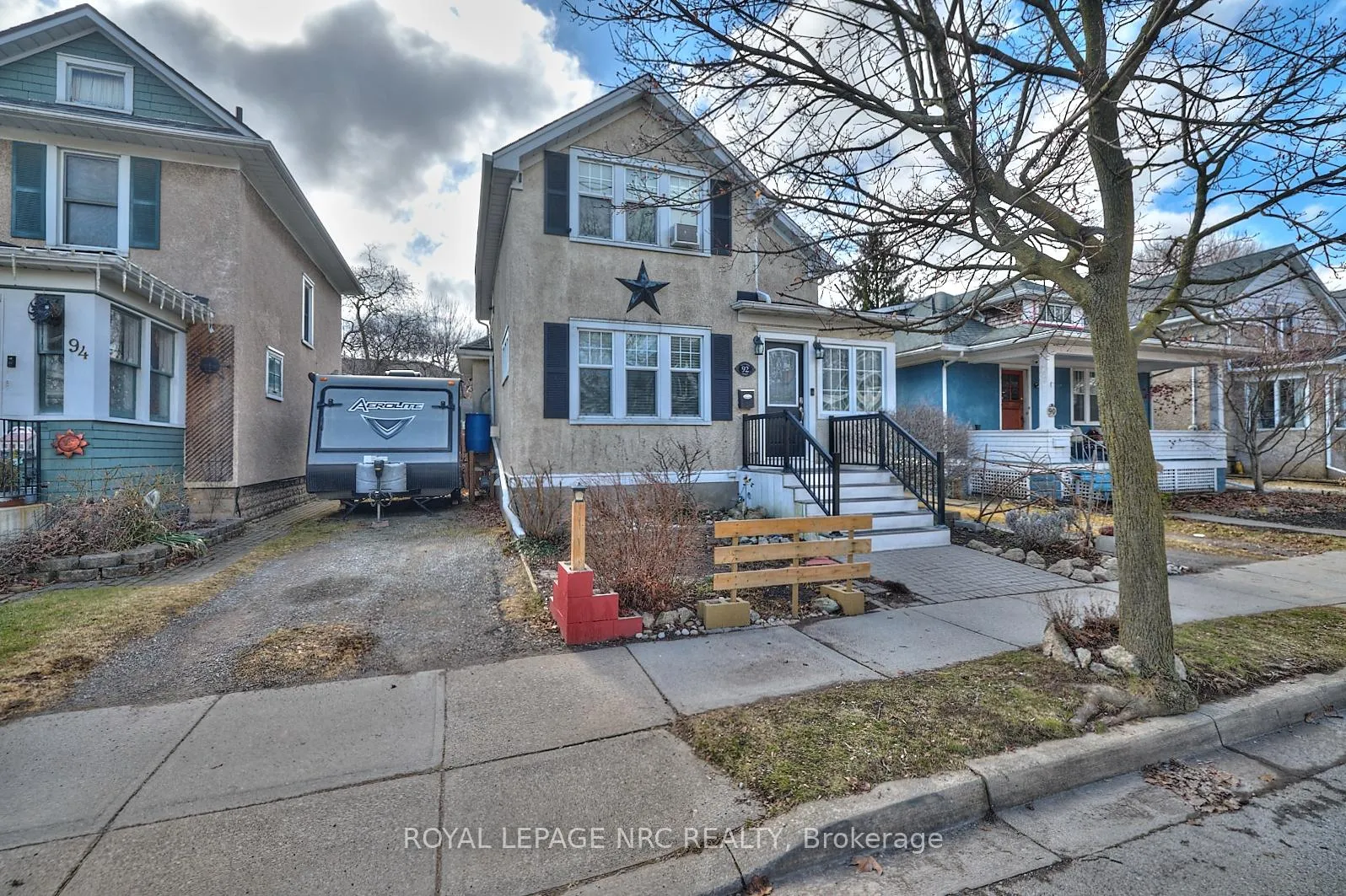 Front of 92 Dufferin Street