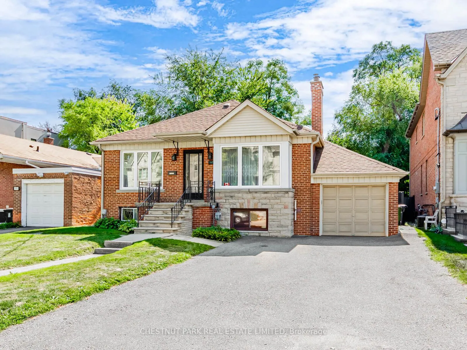 Photo 2 of 397 Cortleigh Boulevard, Toronto, Bedford Park-Nortown — HOMEH