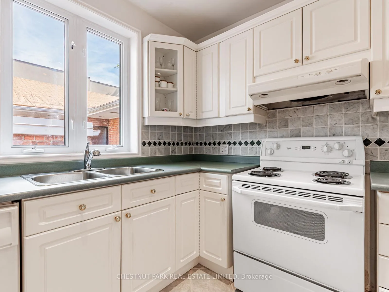 Photo 10 of 397 Cortleigh Boulevard, Toronto, Bedford Park-Nortown — HOMEH