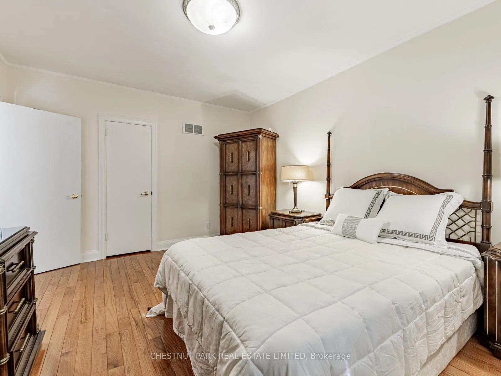 Photo 17 of 397 Cortleigh Boulevard, Toronto, Bedford Park-Nortown — HOMEH