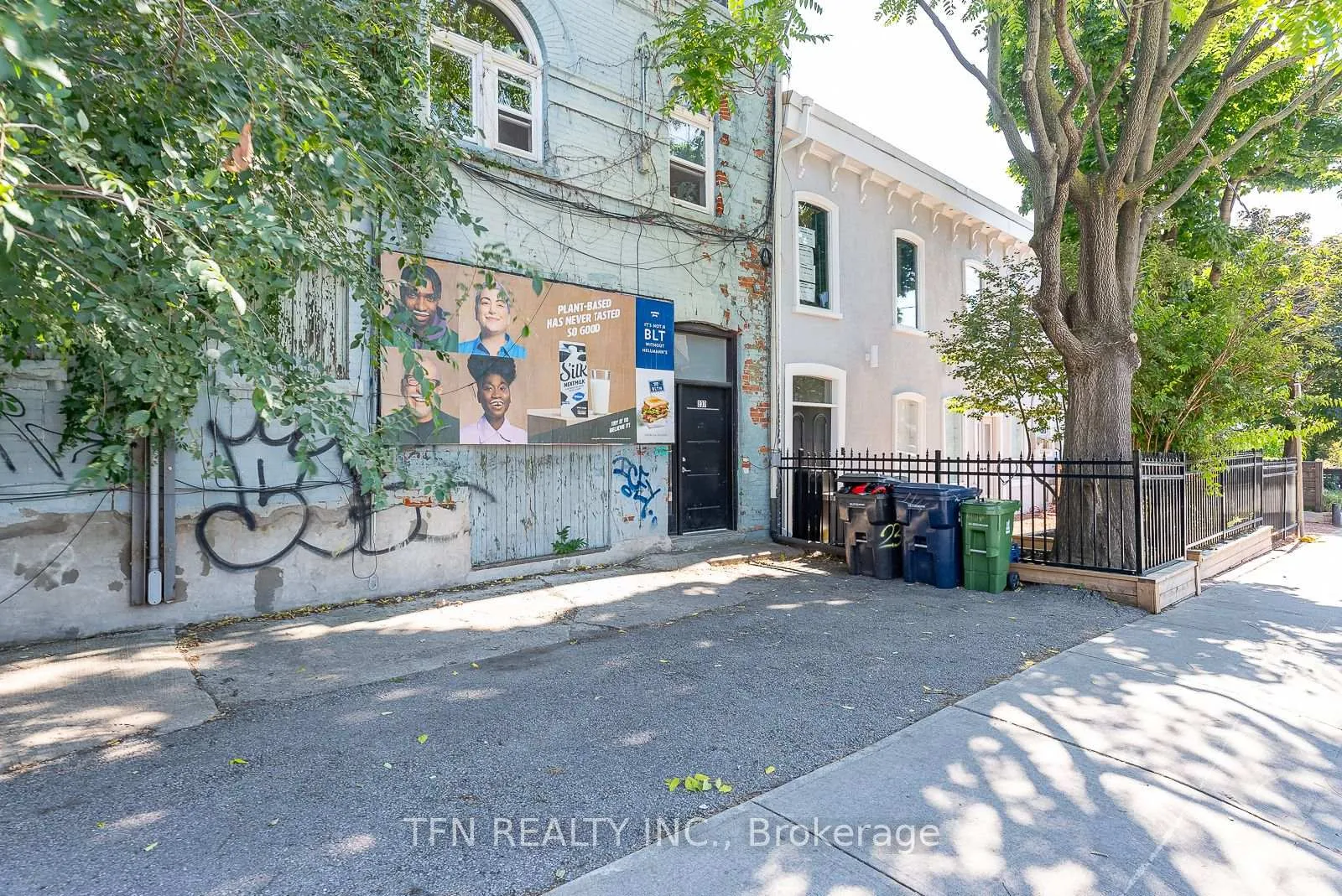 Photo 6 of 237 Gerrard Street E, Toronto, Cabbagetown-South St. James Town — HOMEH