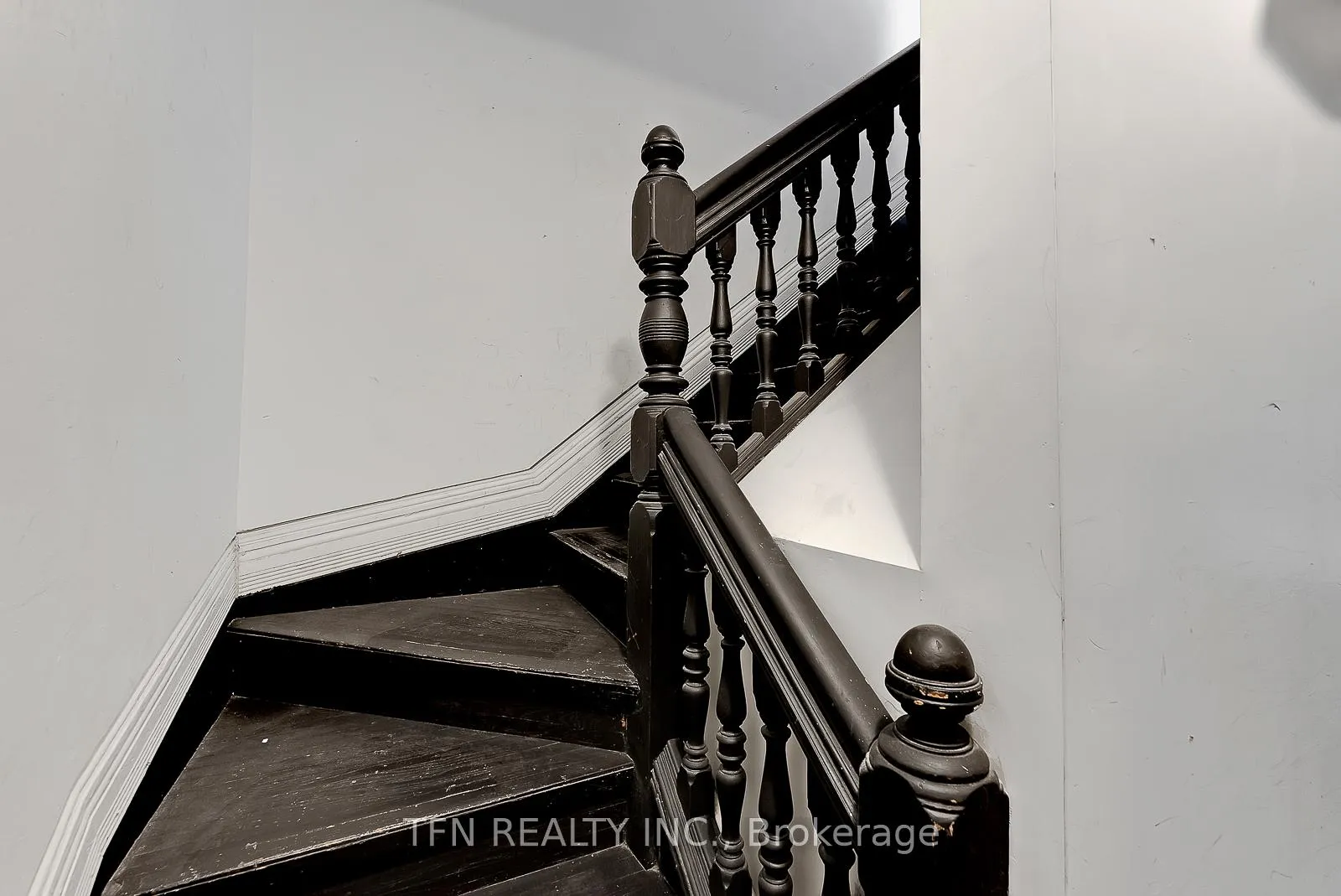 Photo 32 of 237 Gerrard Street E, Toronto, Cabbagetown-South St. James Town — HOMEH