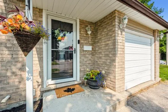 Photo 2 of 1 Koch Drive W, Guelph, Kortright West — HOMEH