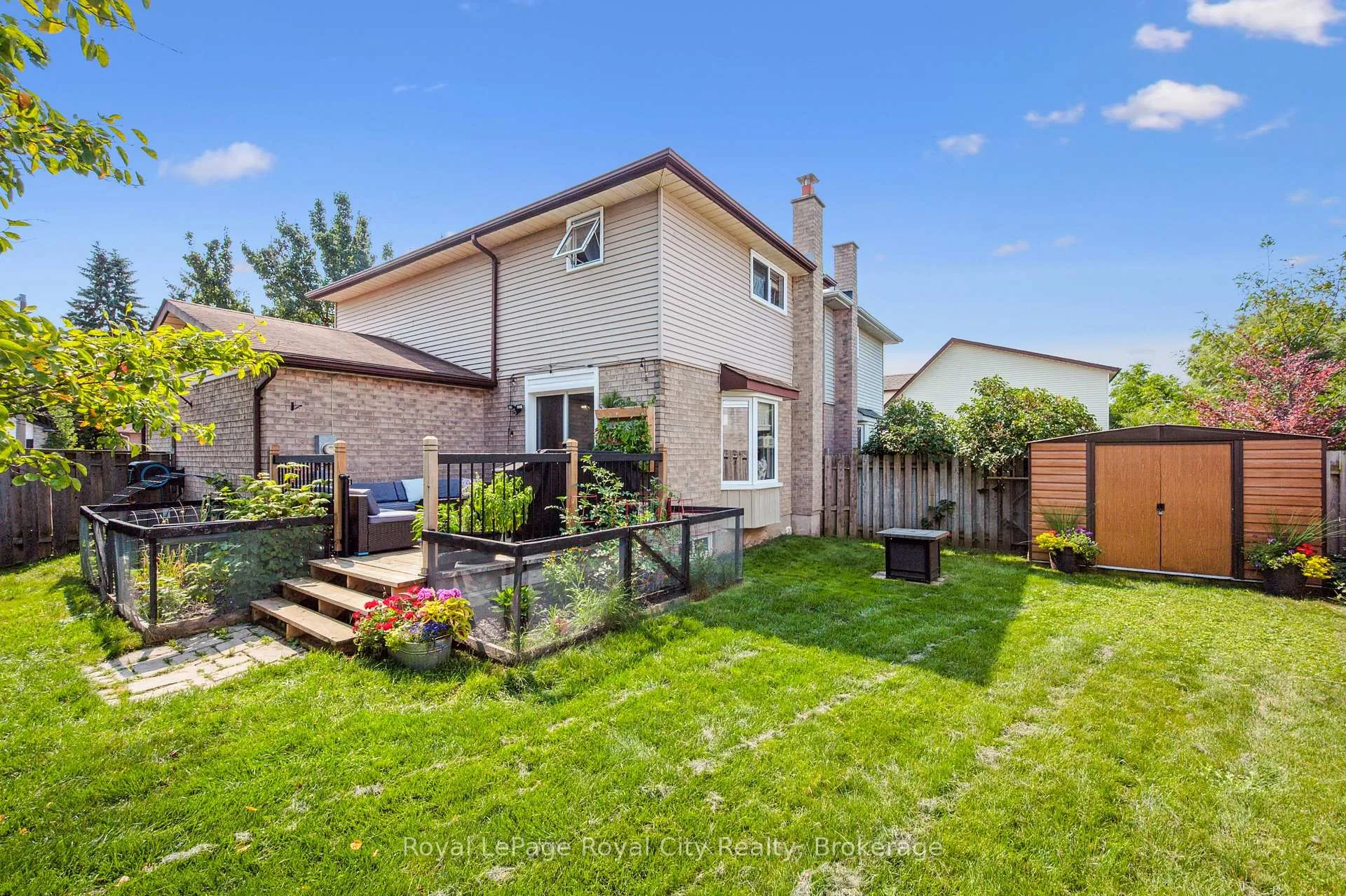 Photo 17 of 1 Koch Drive W, Guelph, Kortright West — HOMEH