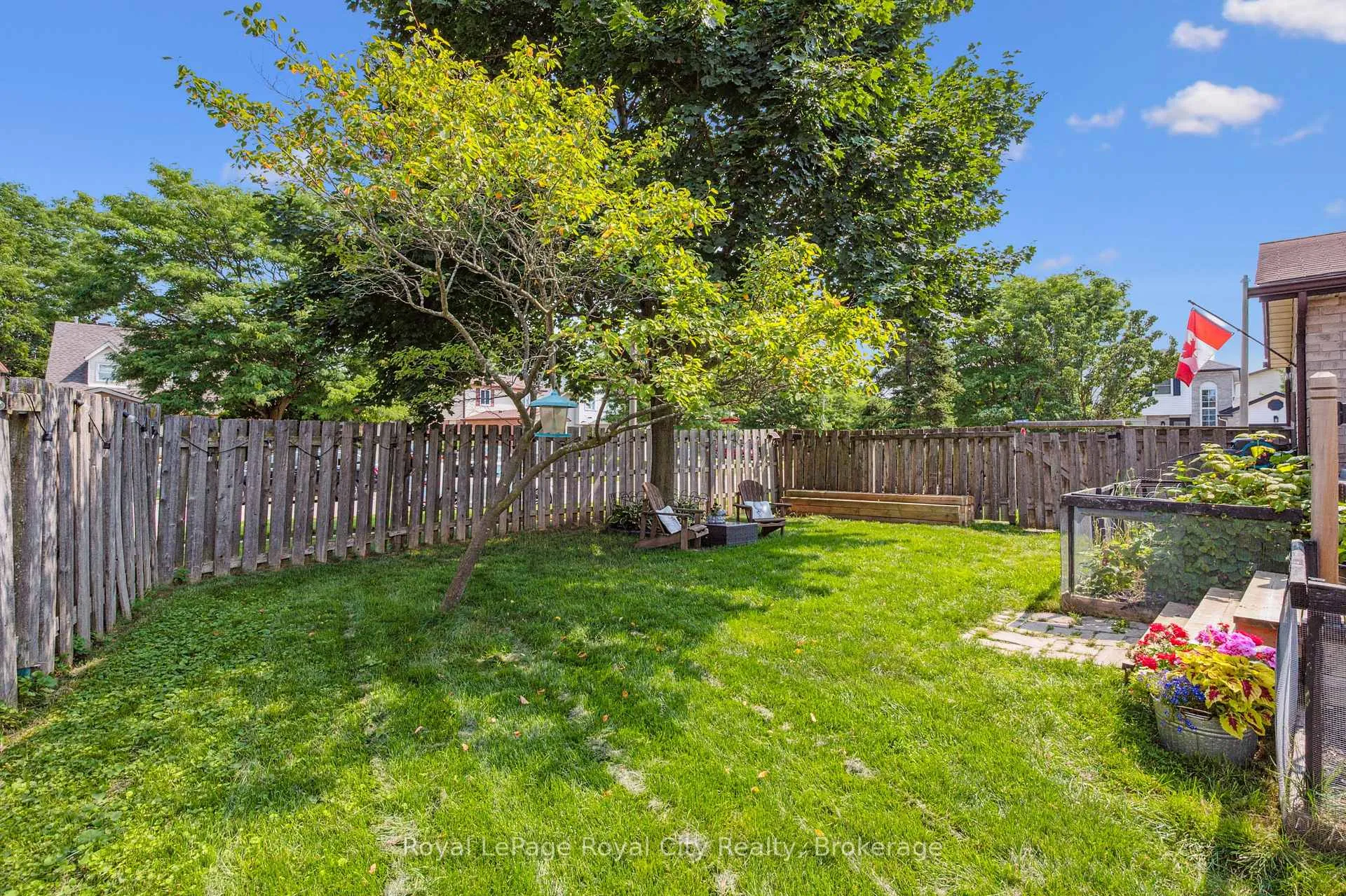 Photo 18 of 1 Koch Drive W, Guelph, Kortright West — HOMEH