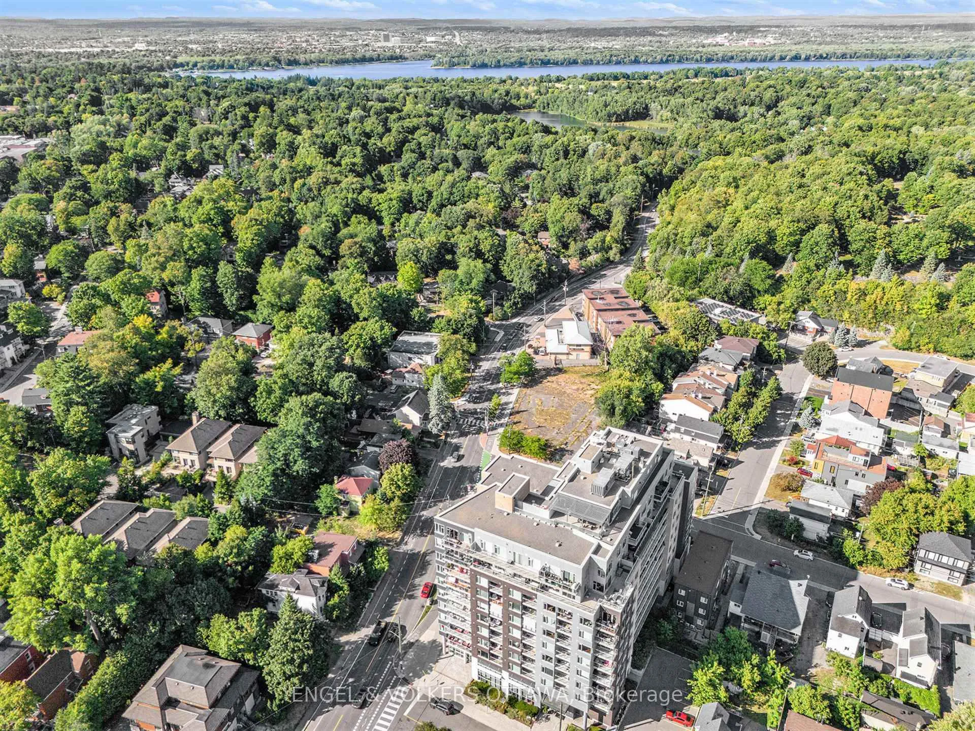 Photo 2 of Unit 420, 7 Marquette Avenue, Ottawa, Vanier — HOMEH