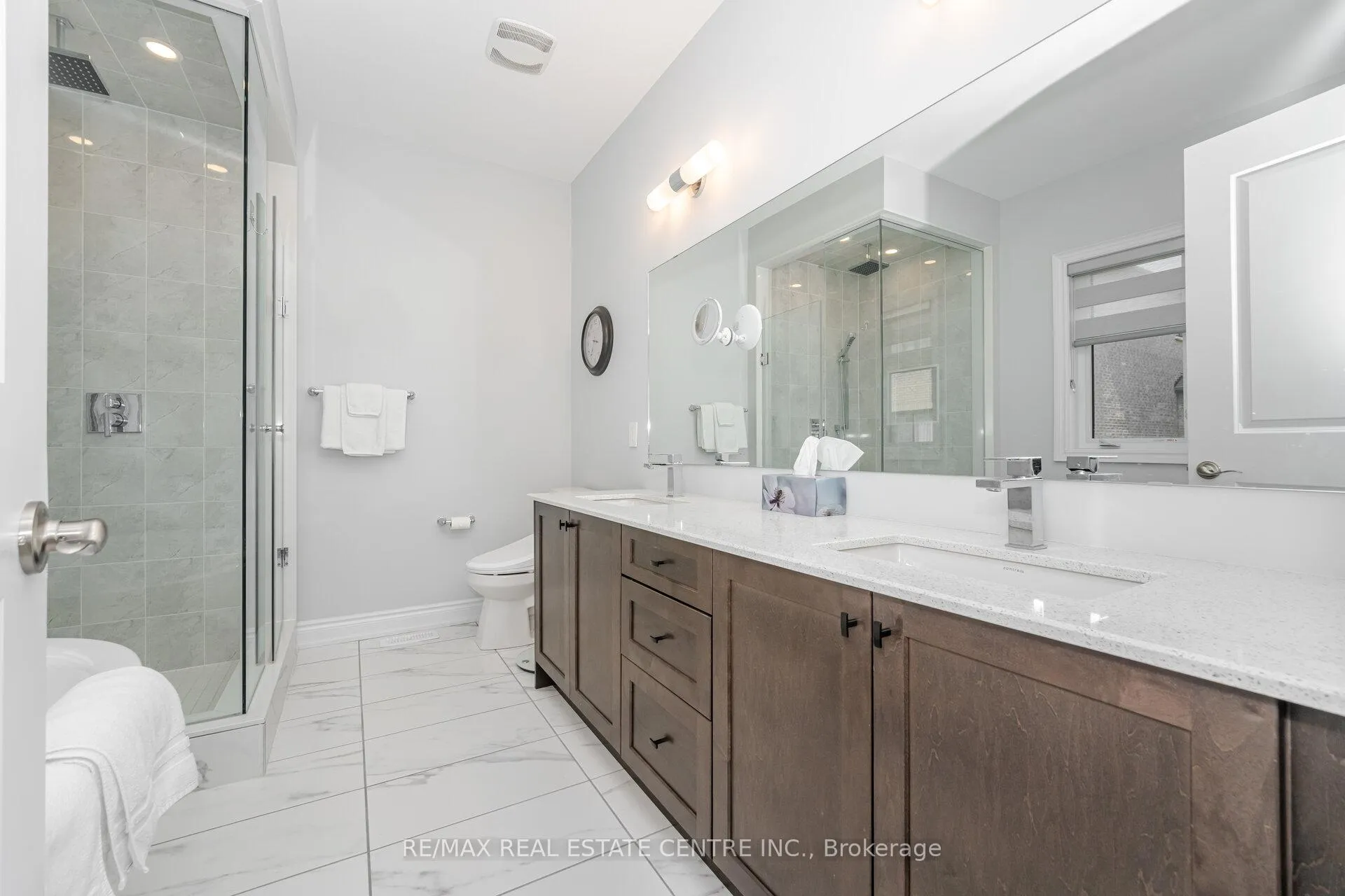 Photo 26 of 37 Periwinkle Road, Springwater, Midhurst — HOMEH