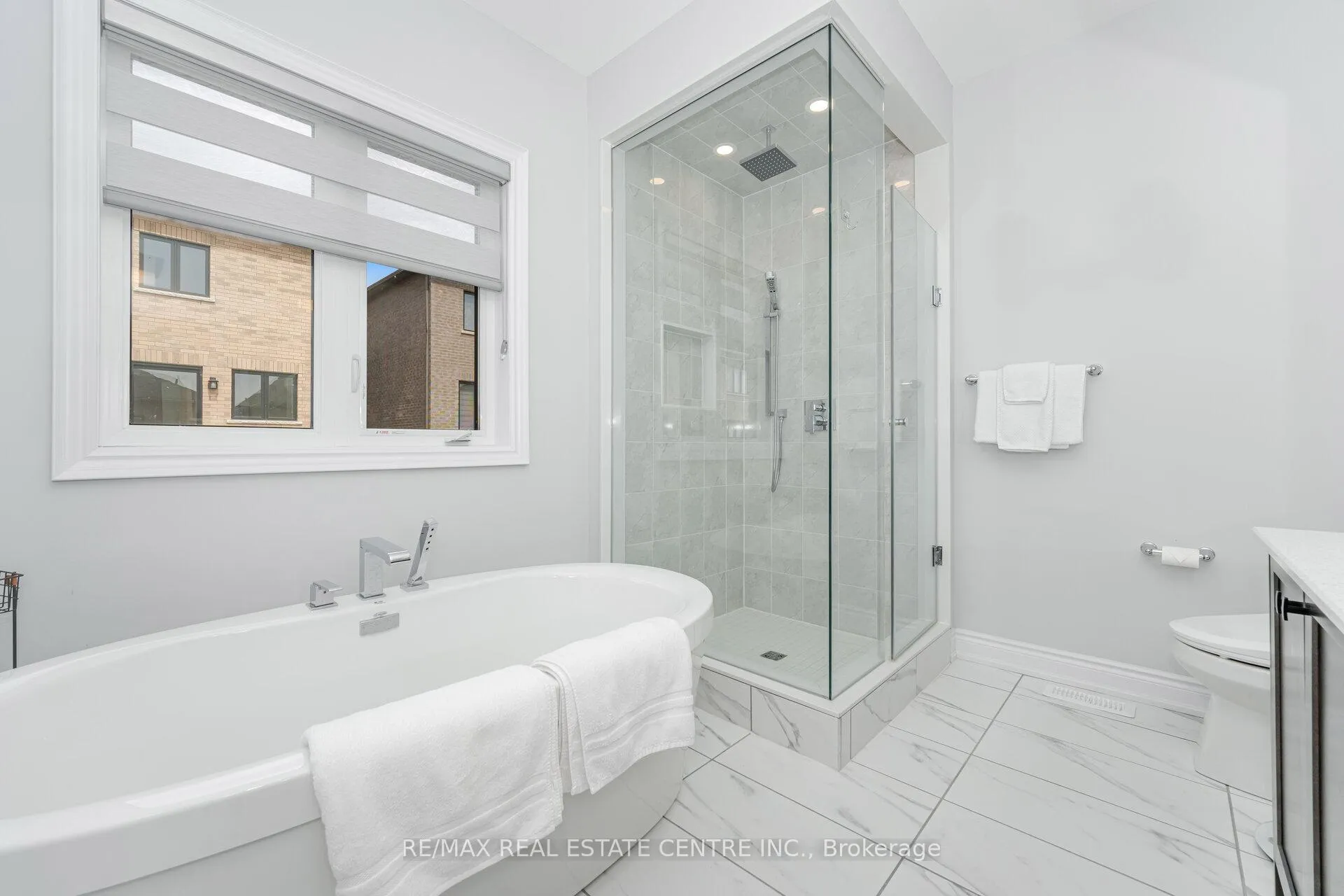 Photo 27 of 37 Periwinkle Road, Springwater, Midhurst — HOMEH