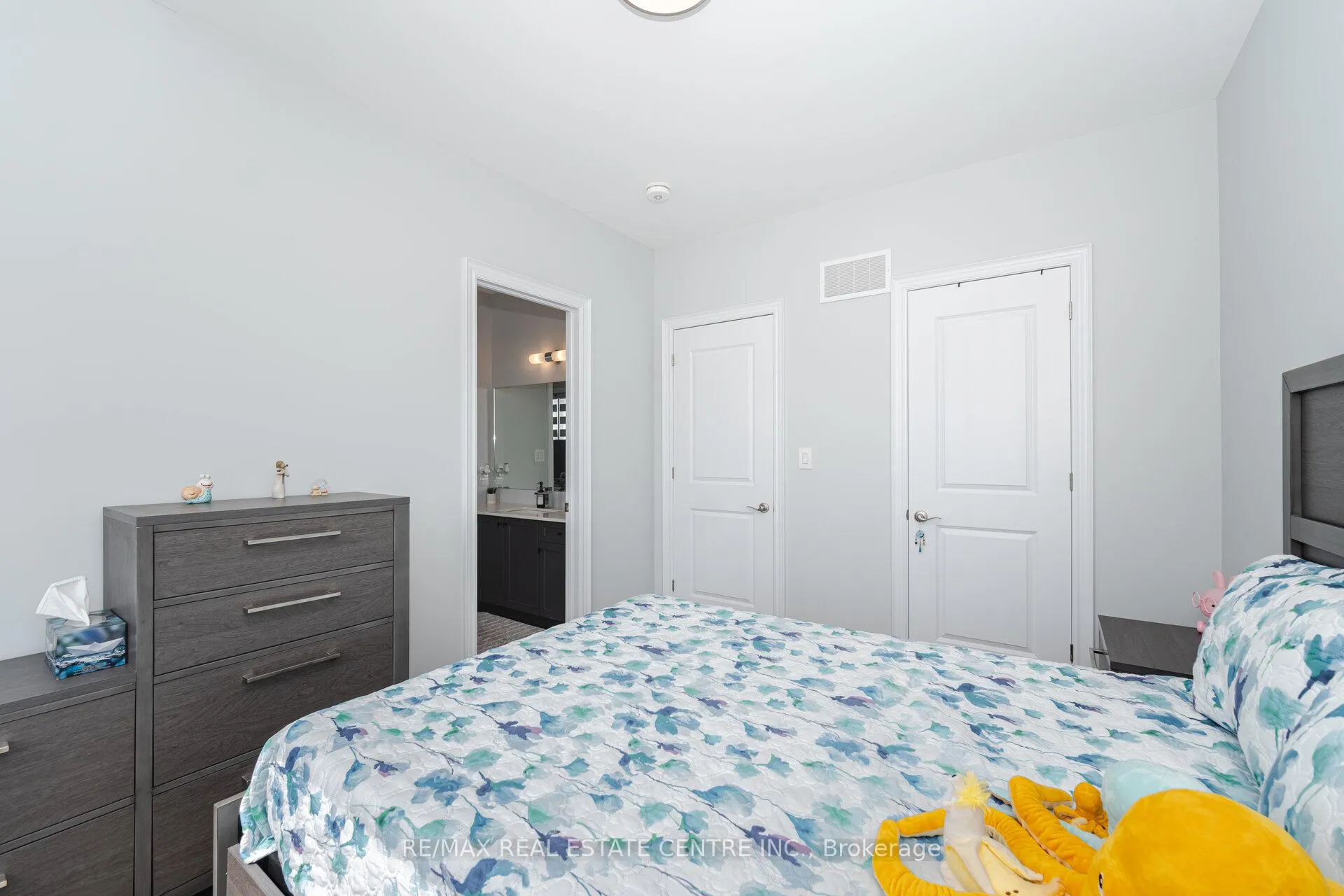 Photo 32 of 37 Periwinkle Road, Springwater, Midhurst — HOMEH