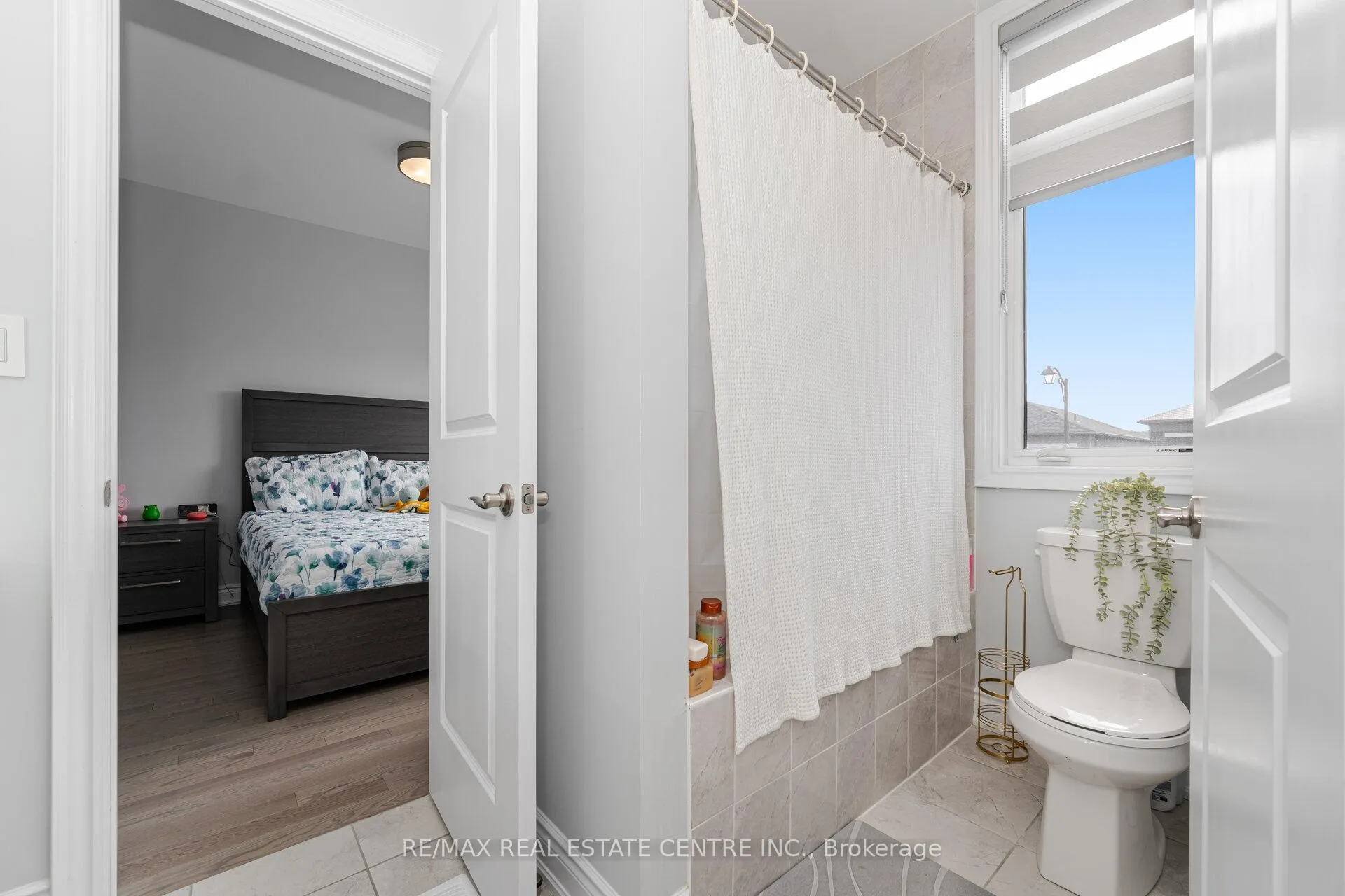 Photo 36 of 37 Periwinkle Road, Springwater, Midhurst — HOMEH