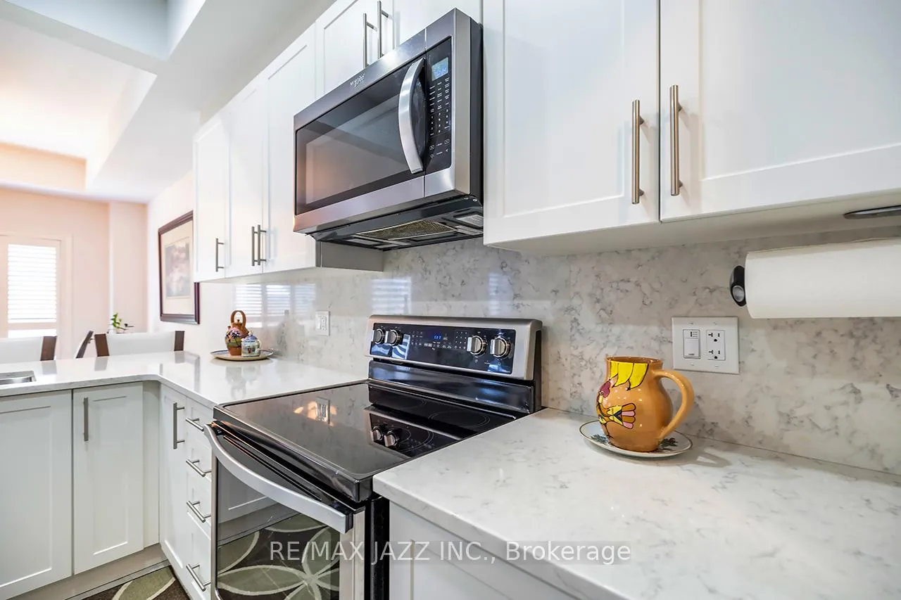 Photo 12 of 10 Thomas Bird Street, Clarington, Bowmanville — HOMEH