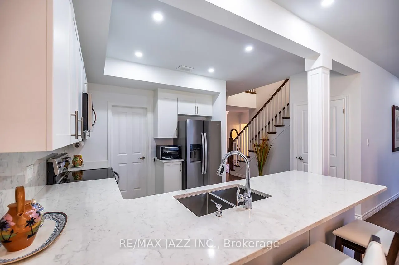 Photo 16 of 10 Thomas Bird Street, Clarington, Bowmanville — HOMEH