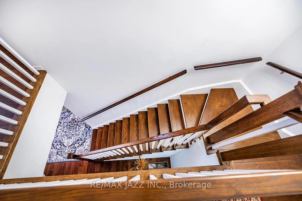 Photo 23 of 10 Thomas Bird Street, Clarington, Bowmanville — HOMEH
