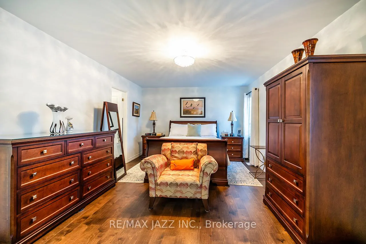 Photo 26 of 10 Thomas Bird Street, Clarington, Bowmanville — HOMEH