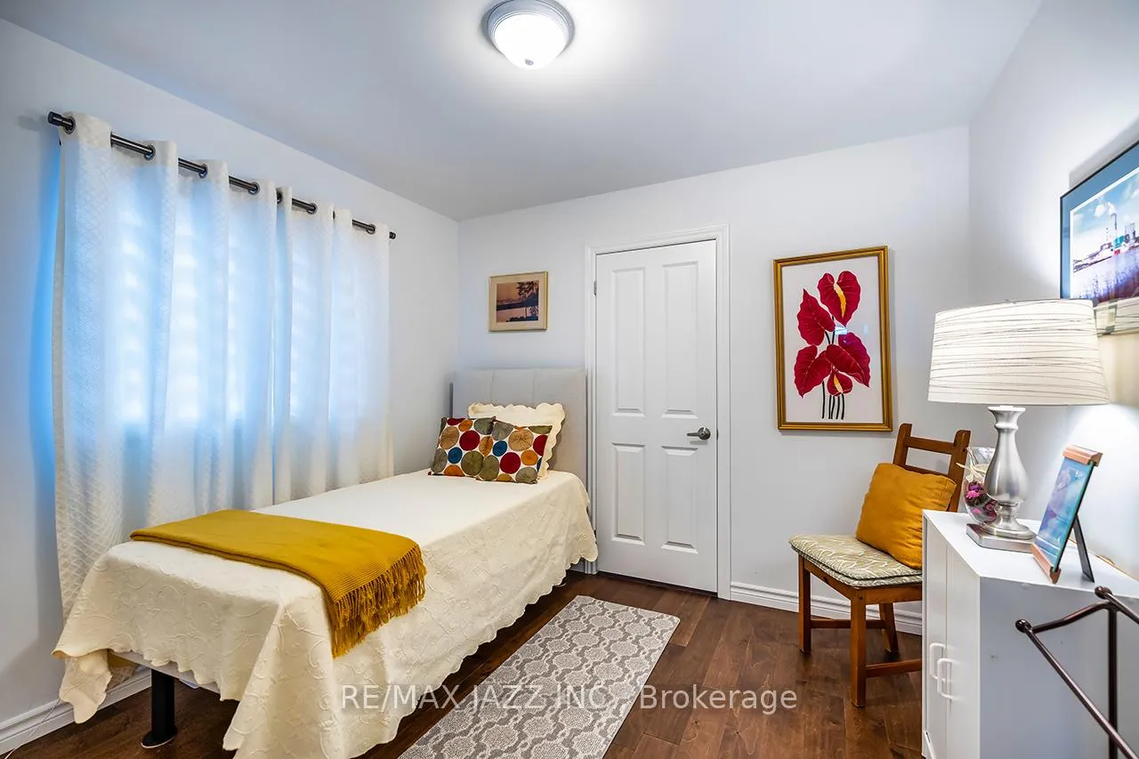 Photo 32 of 10 Thomas Bird Street, Clarington, Bowmanville — HOMEH