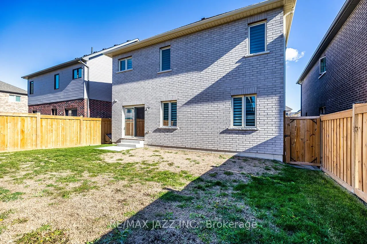 Photo 41 of 10 Thomas Bird Street, Clarington, Bowmanville — HOMEH