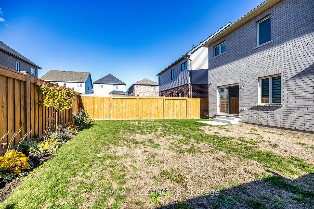 Photo 42 of 10 Thomas Bird Street, Clarington, Bowmanville — HOMEH